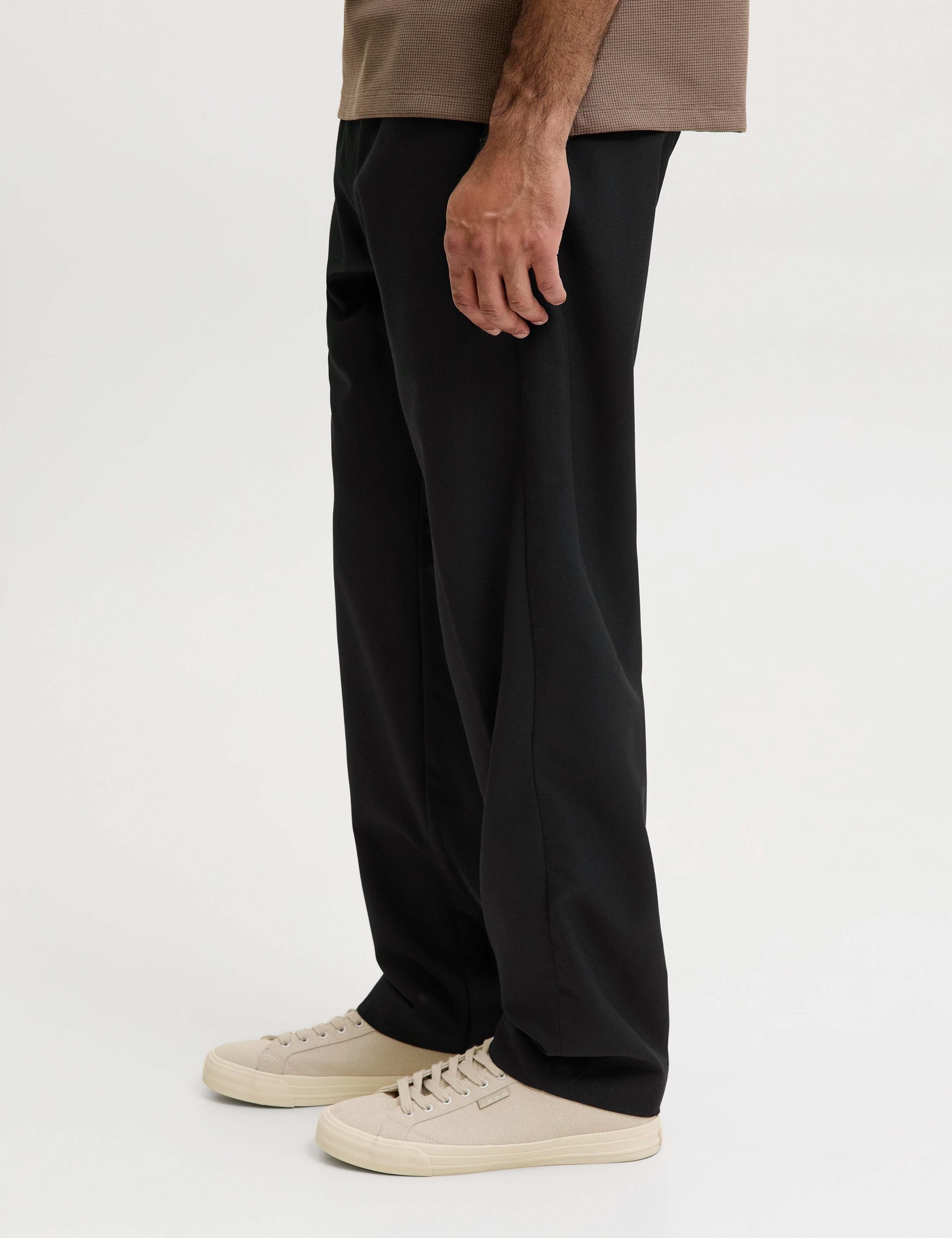 Drawstring Joggers 3 of 7