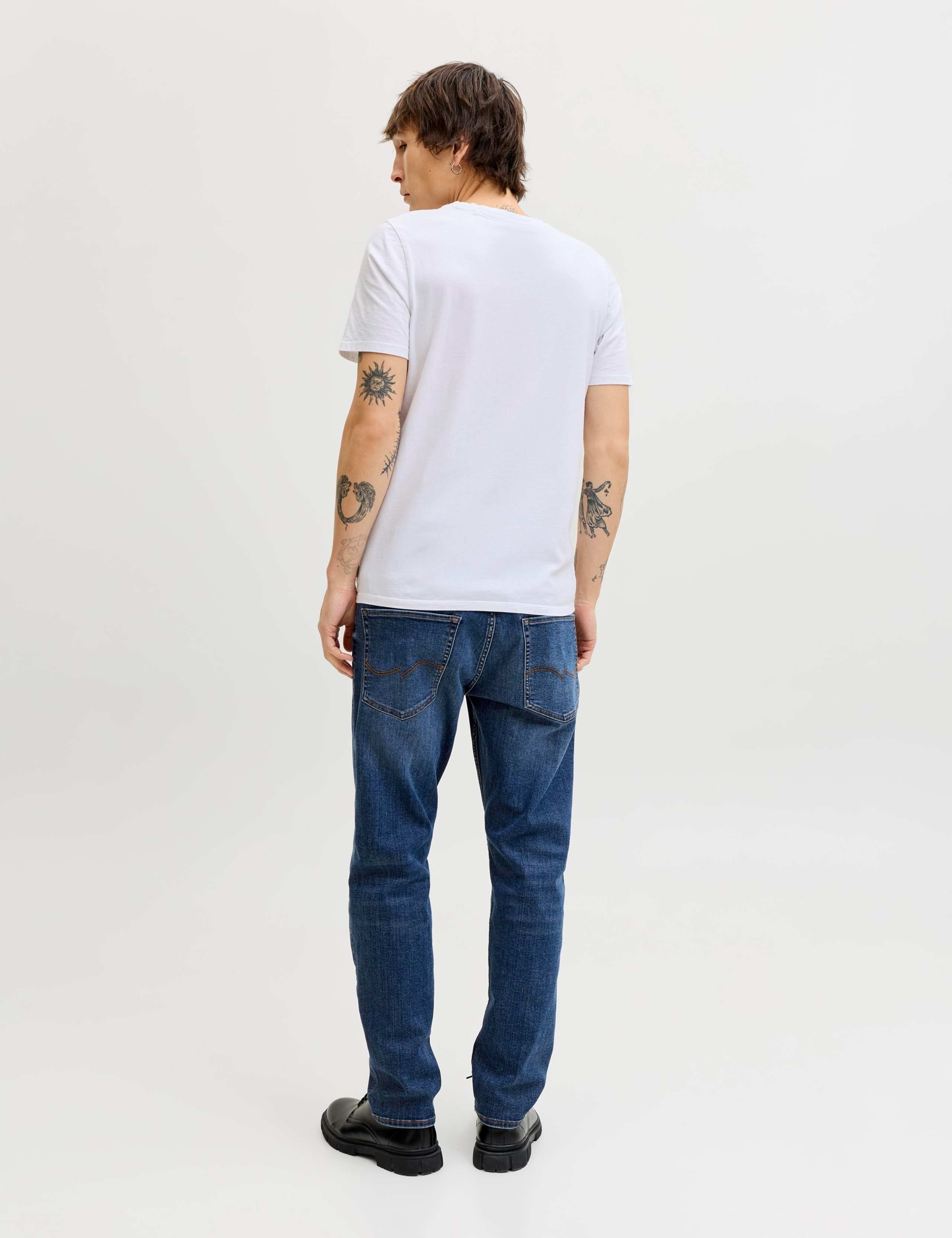 Tapered Fit 5 Pocket Stretch Jeans 3 of 7