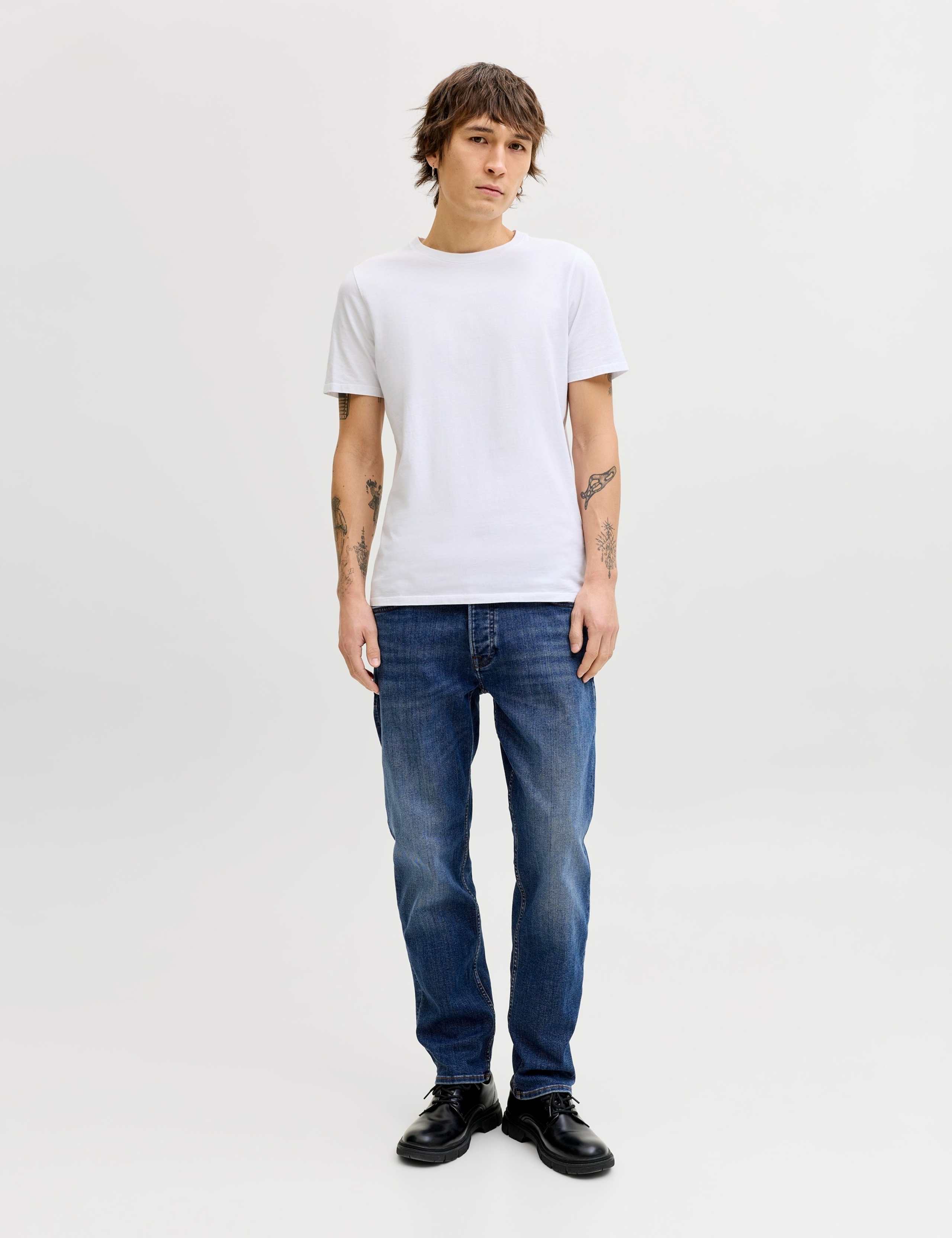 Tapered Fit 5 Pocket Stretch Jeans 6 of 7