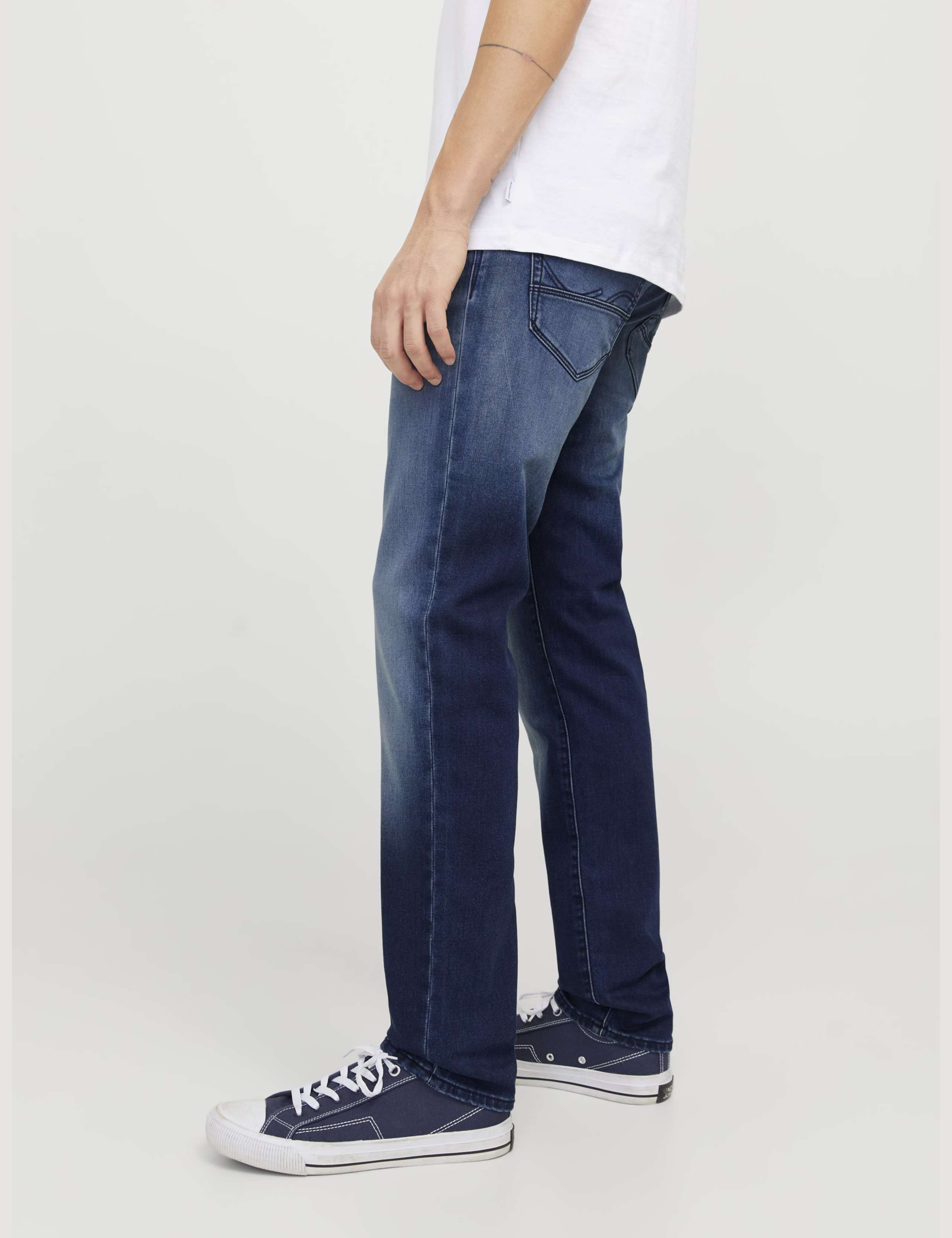 Tapered Fit Cotton Blend 5 Pocket Jeans 8 of 9