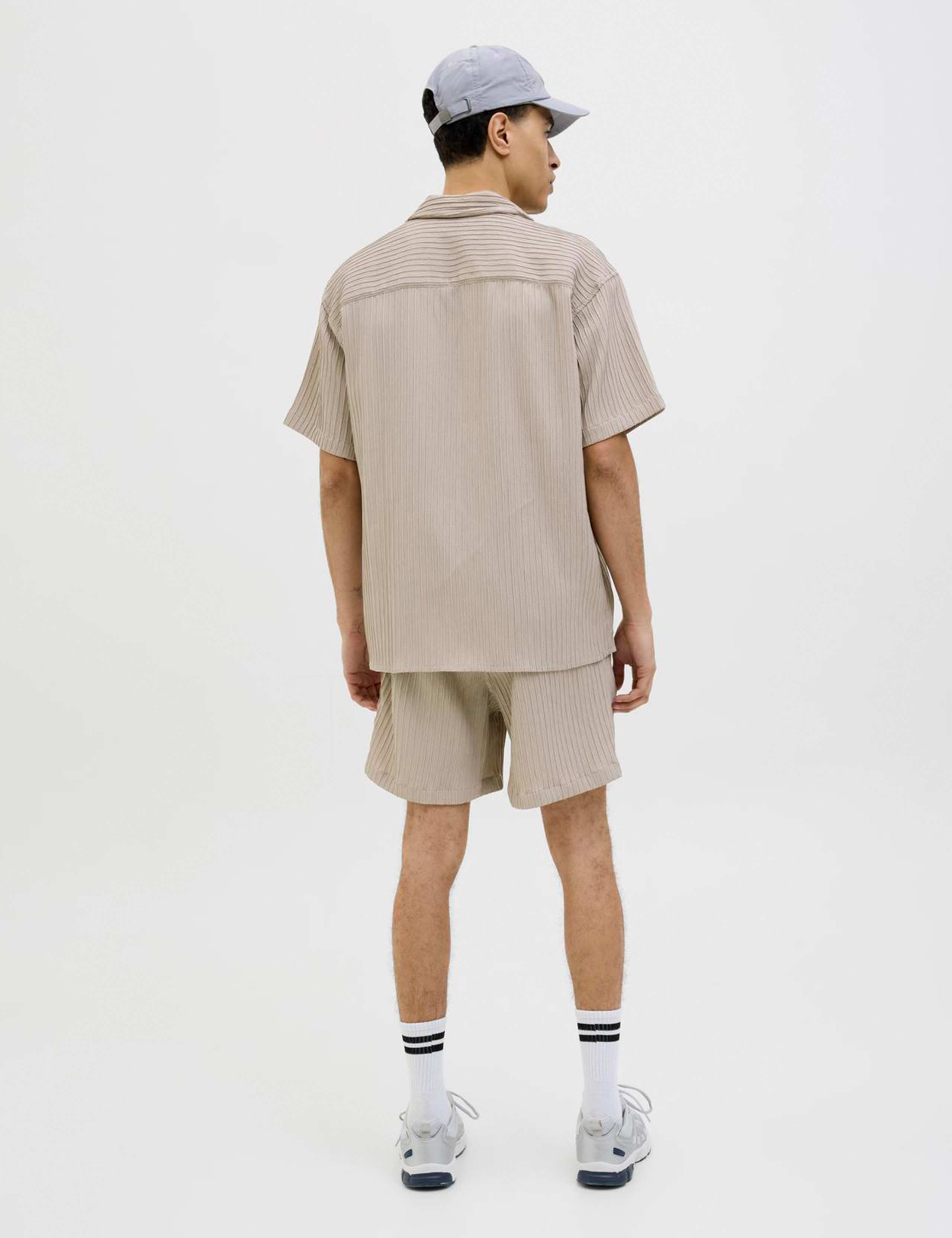 Waffle Textured Shirt And Shorts Set 4 of 5
