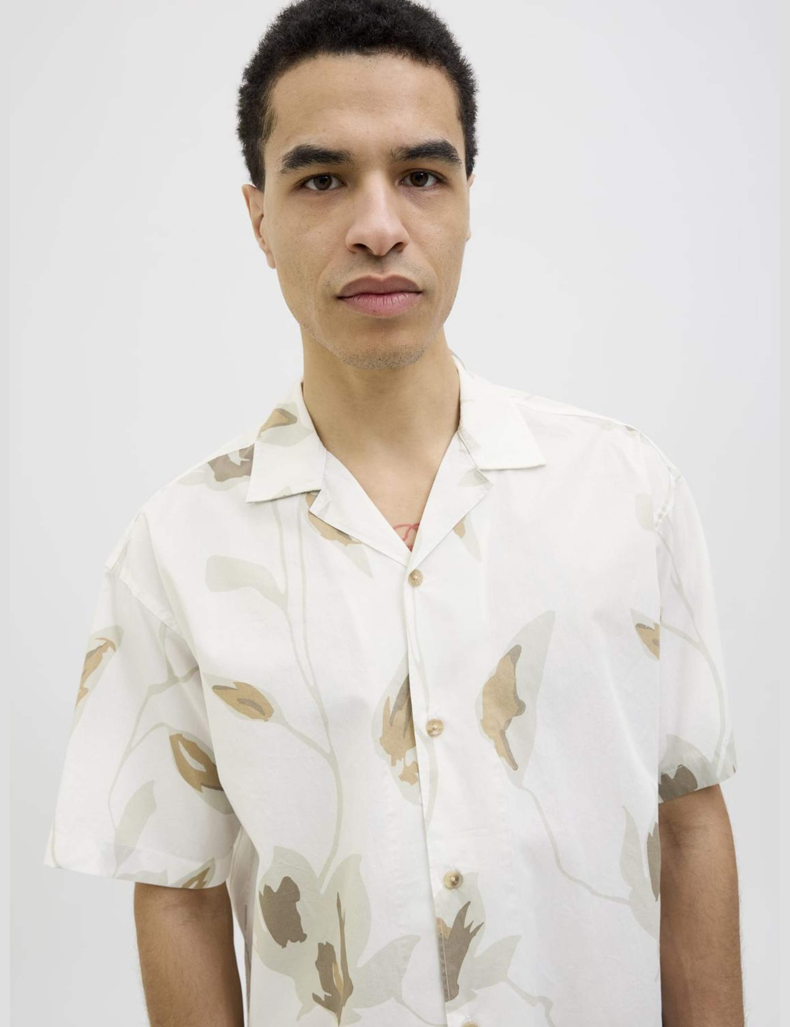 Pure Cotton Hawaiian Shirt 3 of 7