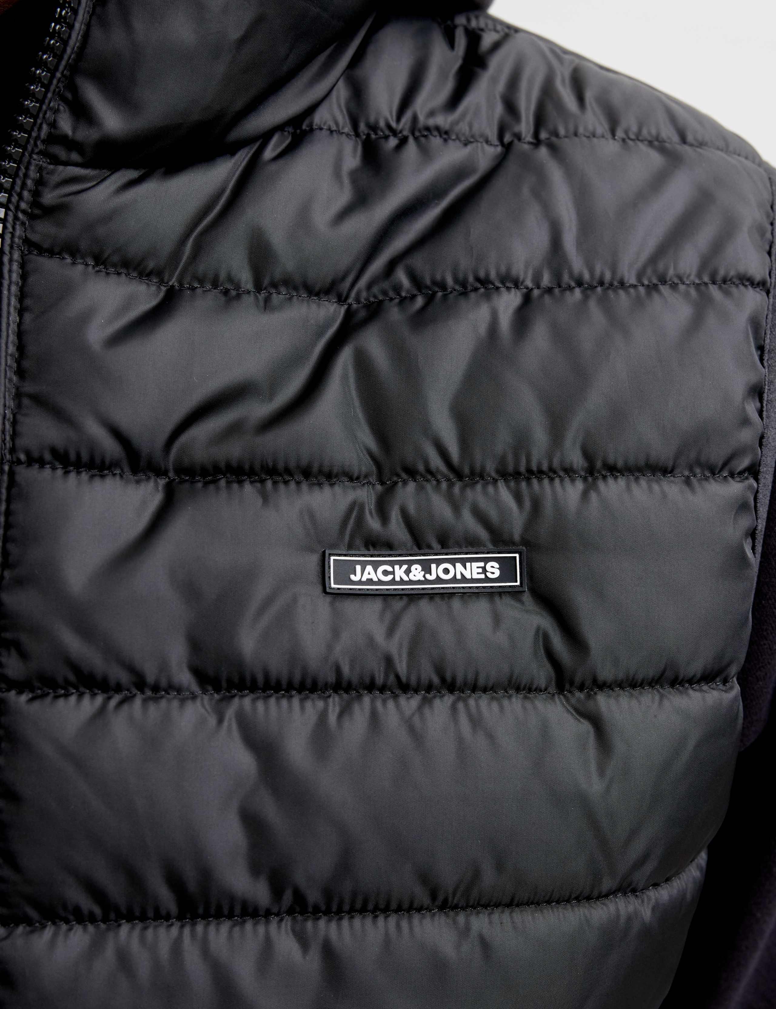 Lightweight Quilted Gilet 7 of 7