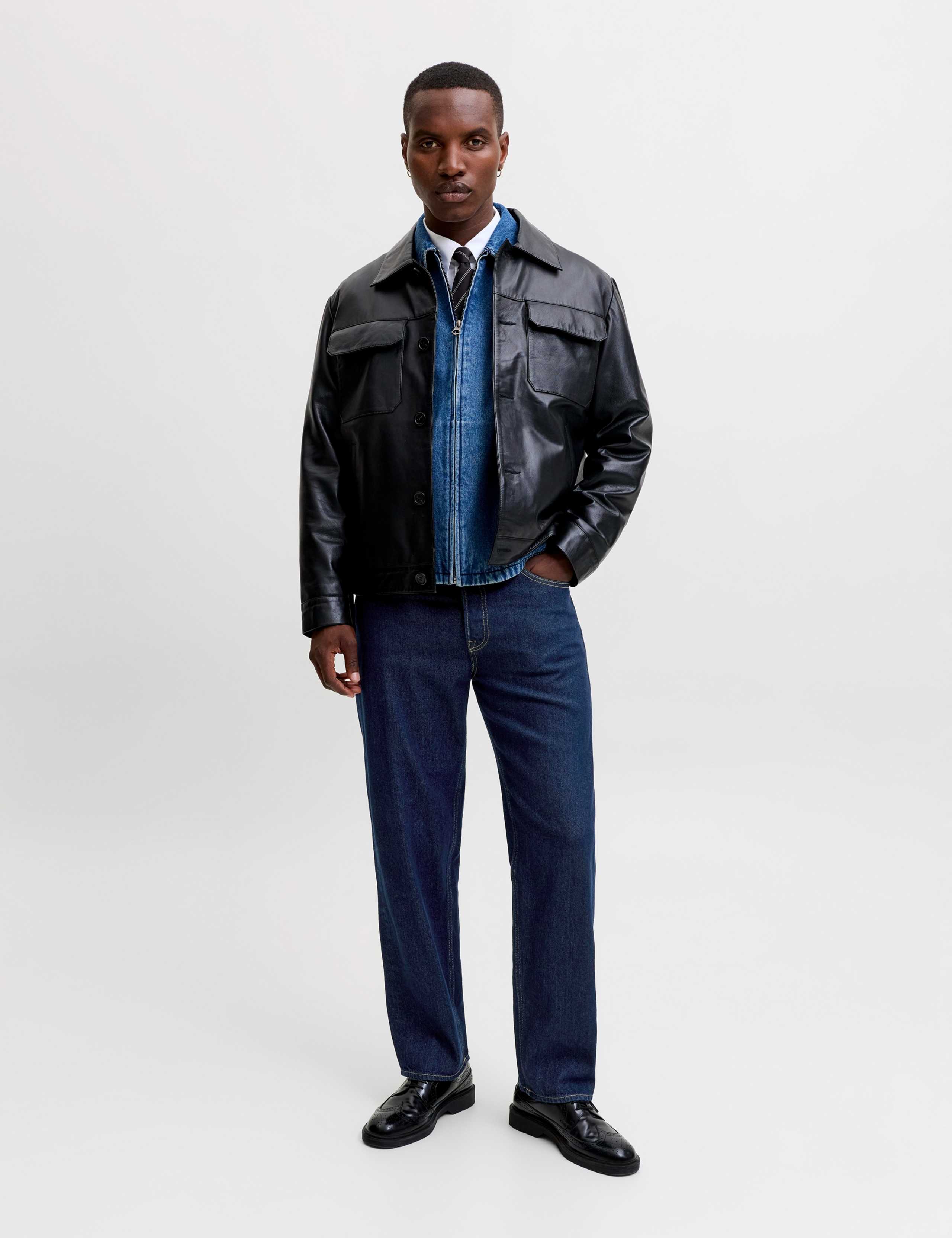 Loose Fit 5 Pocket Jeans 2 of 7
