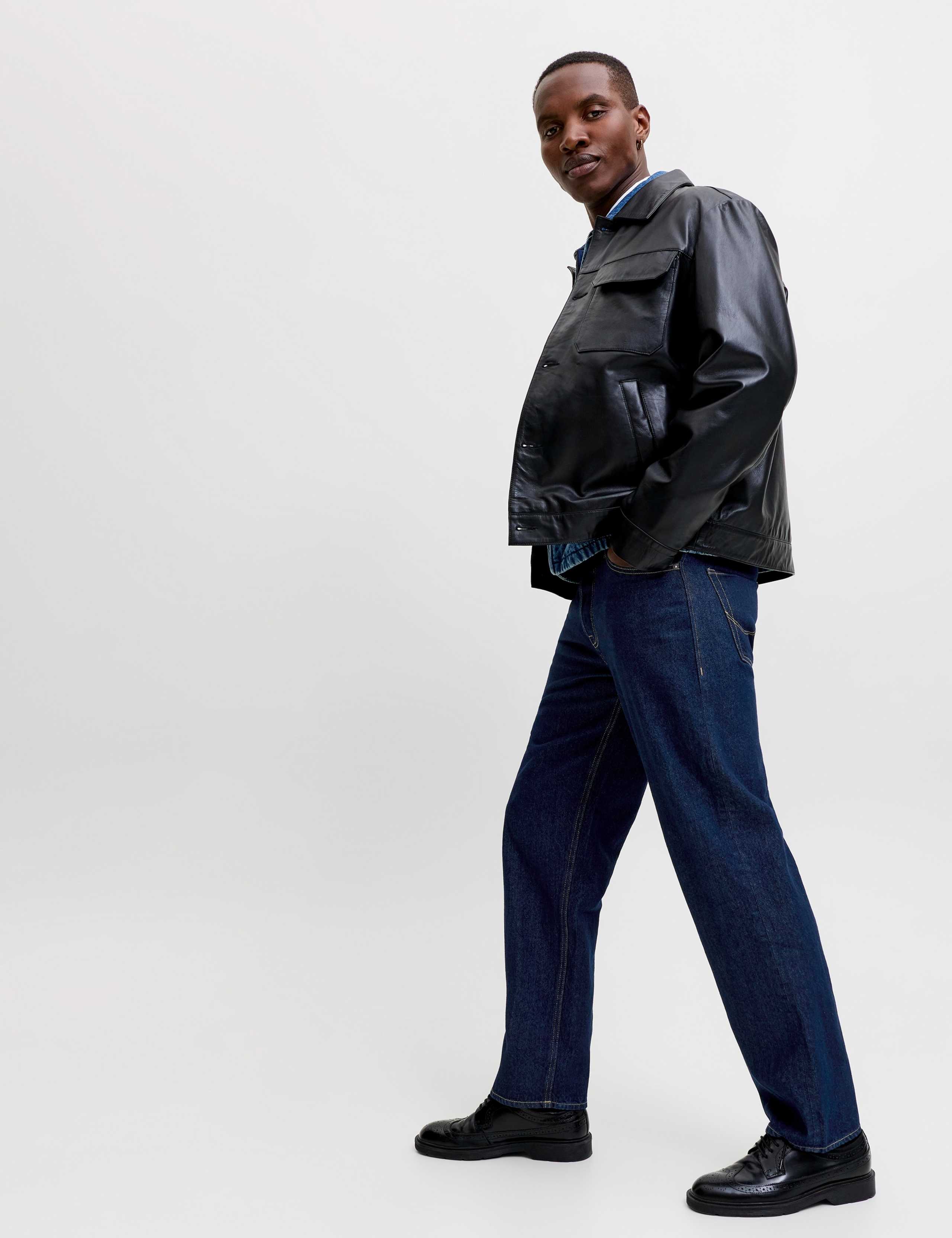 Loose Fit 5 Pocket Jeans 4 of 7