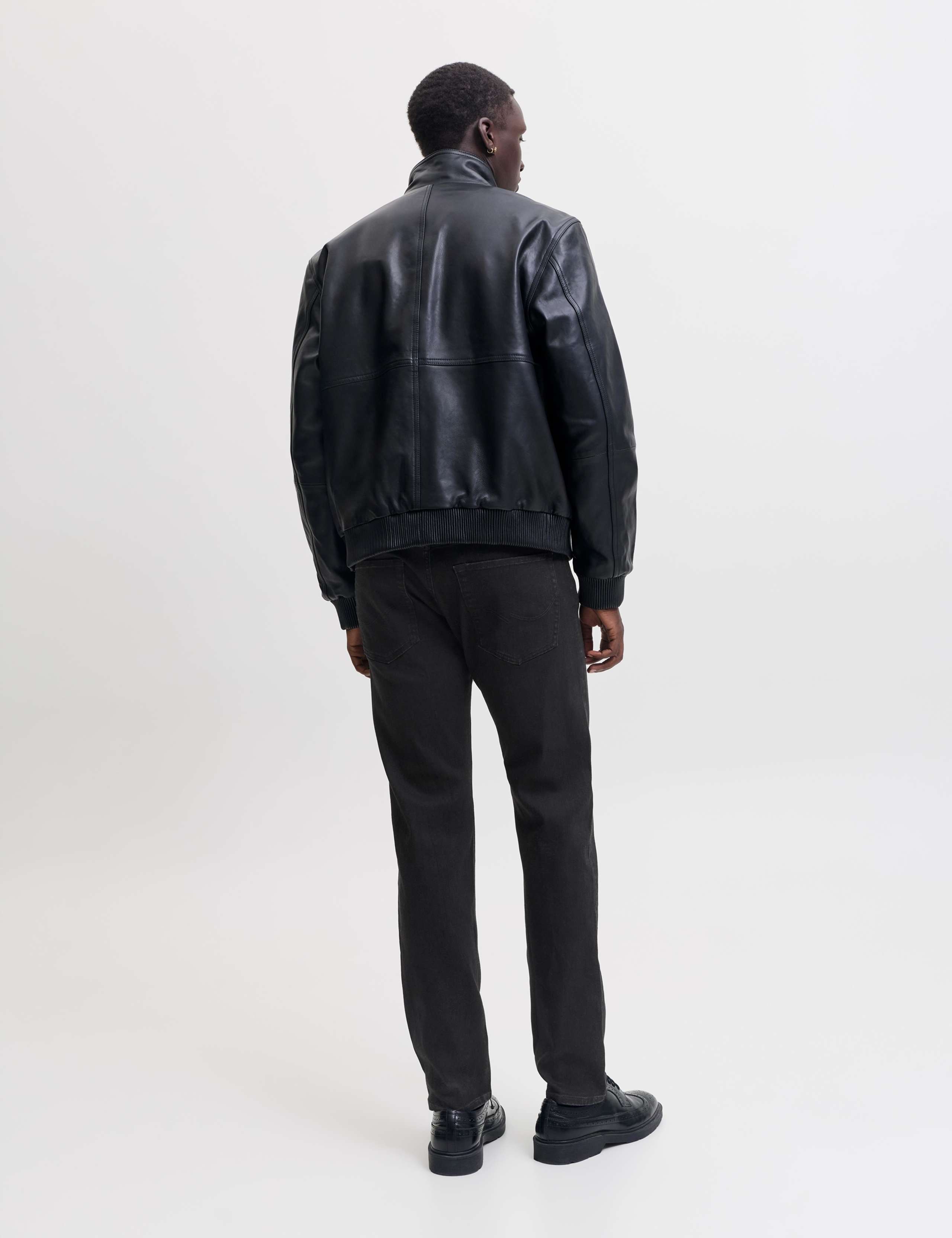 Tapered Fit 5 Pocket Jeans 3 of 7