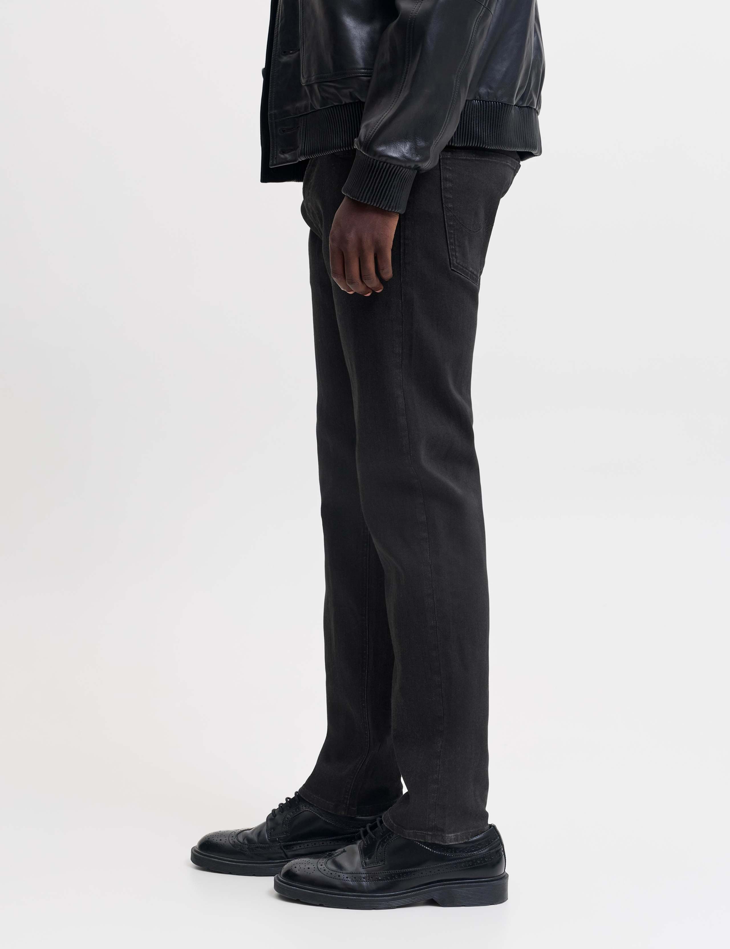 Tapered Fit 5 Pocket Jeans 6 of 7