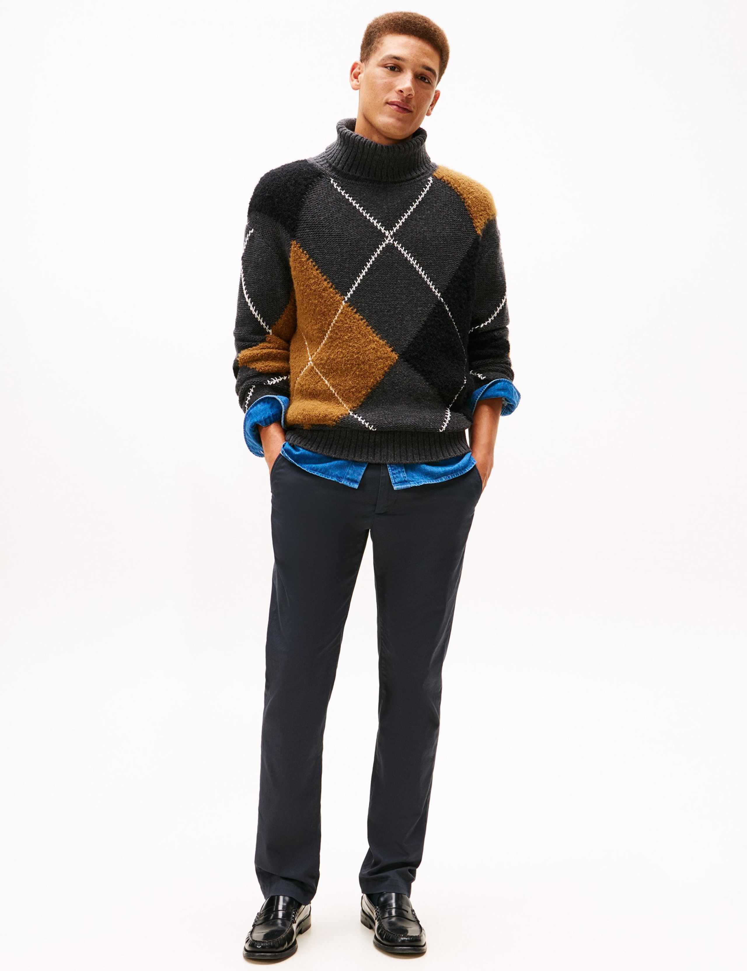 Regular Fit Printed Chinos 3 of 5