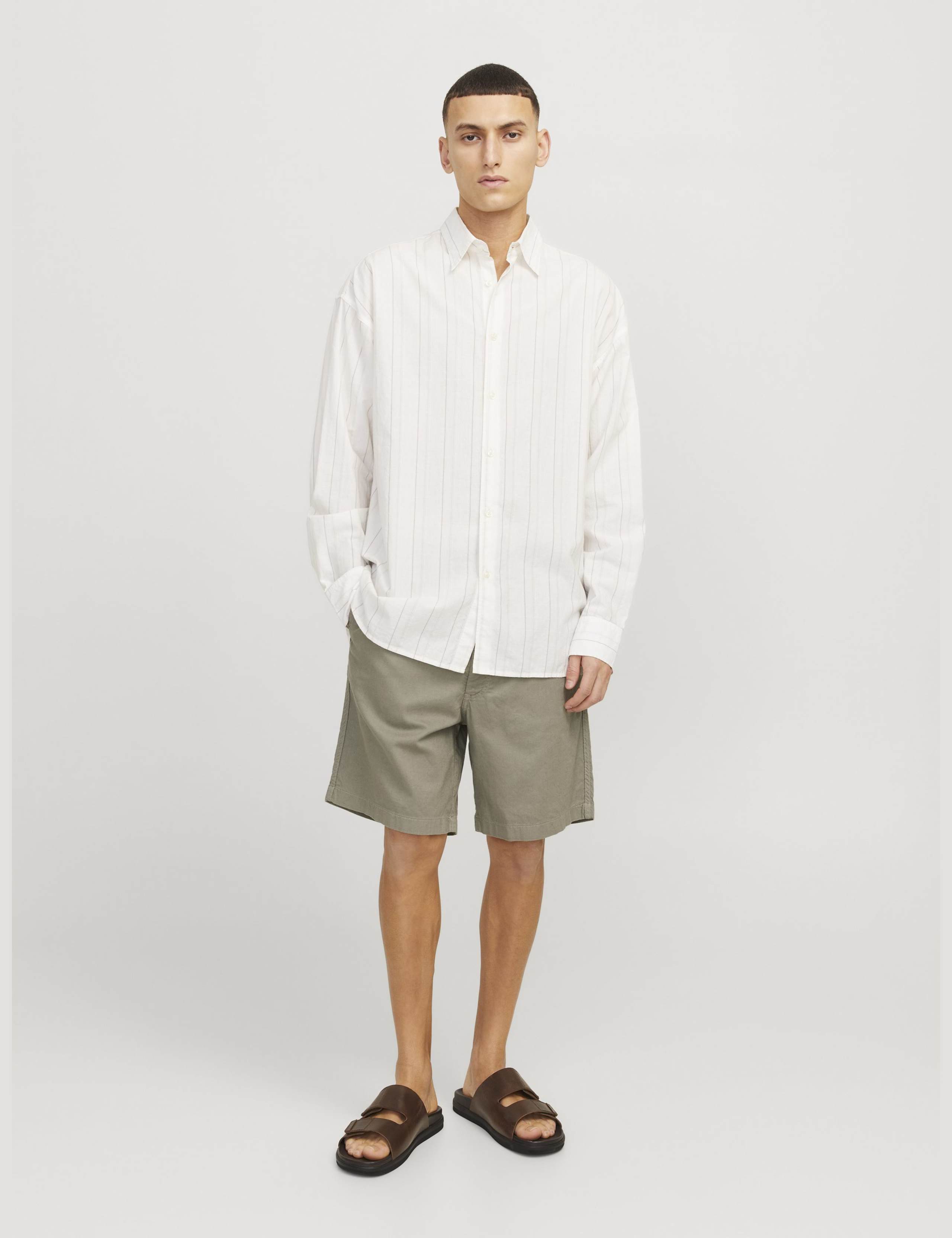 Chino Shorts 4 of 11