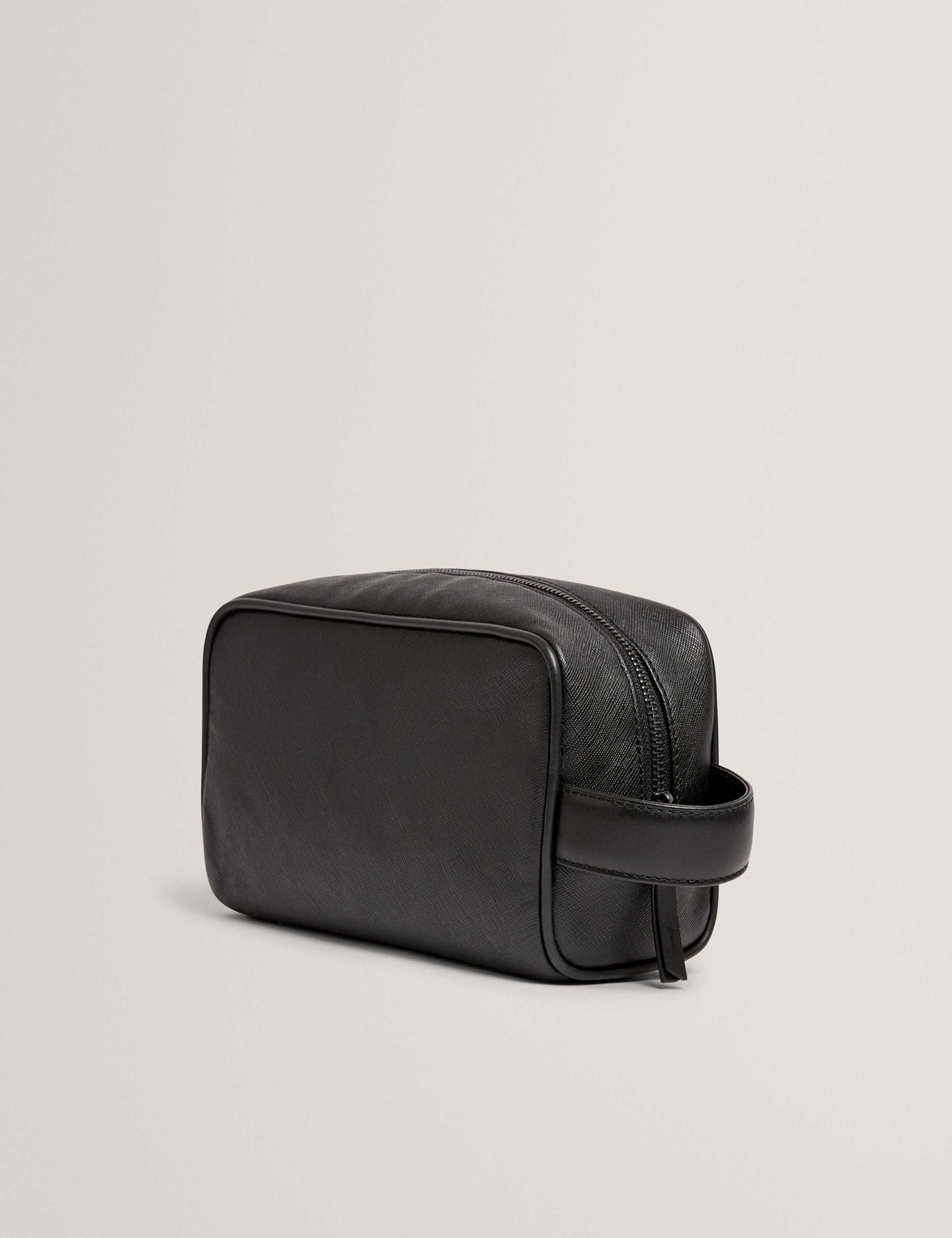 Textured Leather Washbag 3 of 4