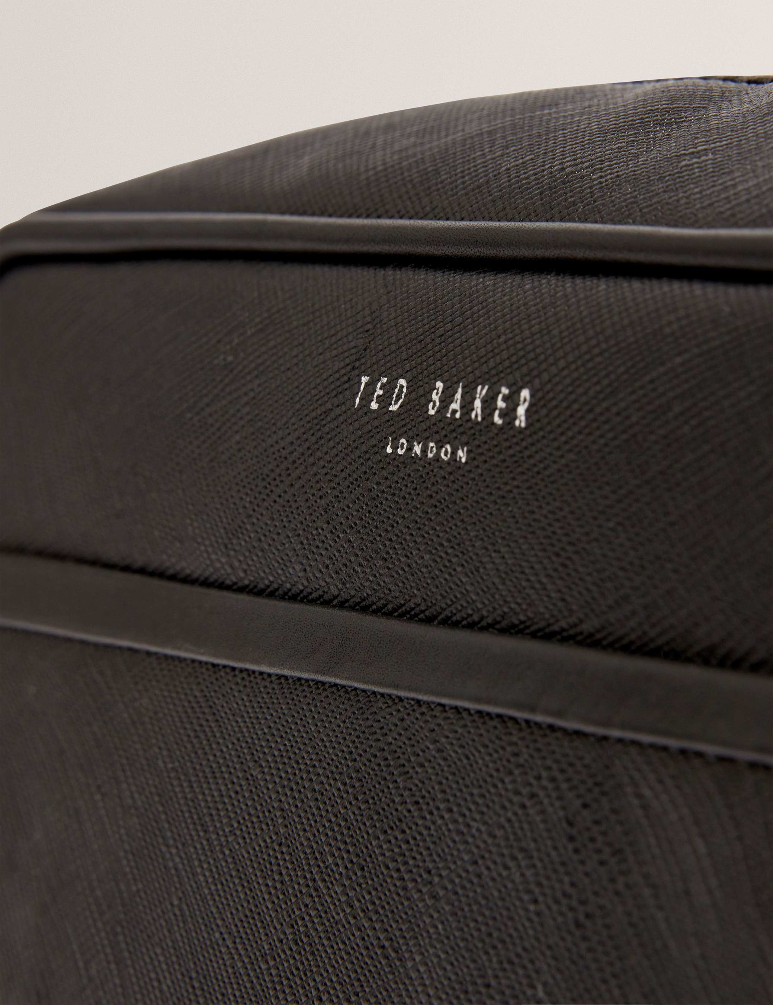 Textured Leather Washbag 4 of 4