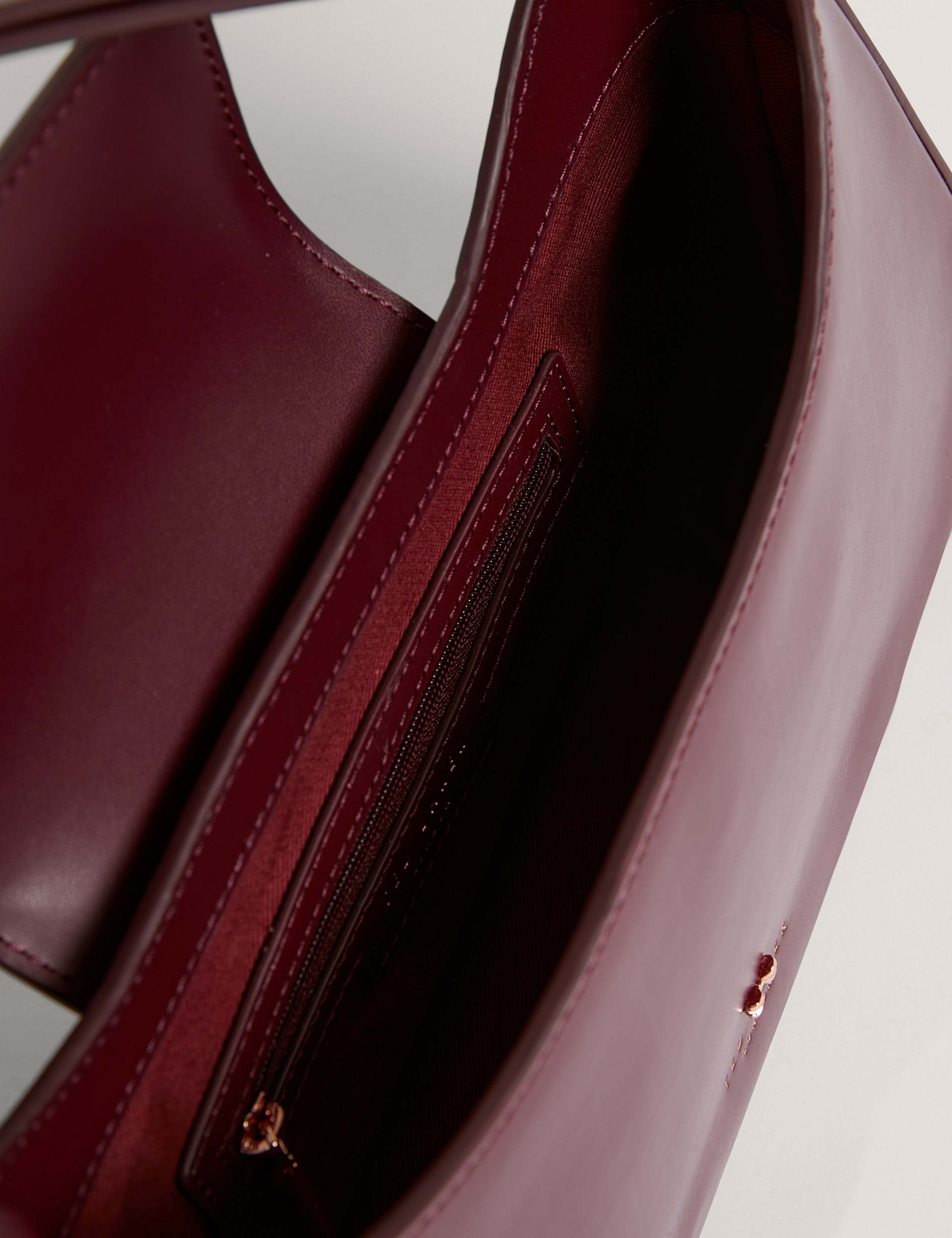 Leather Shoulder Bag 3 of 5