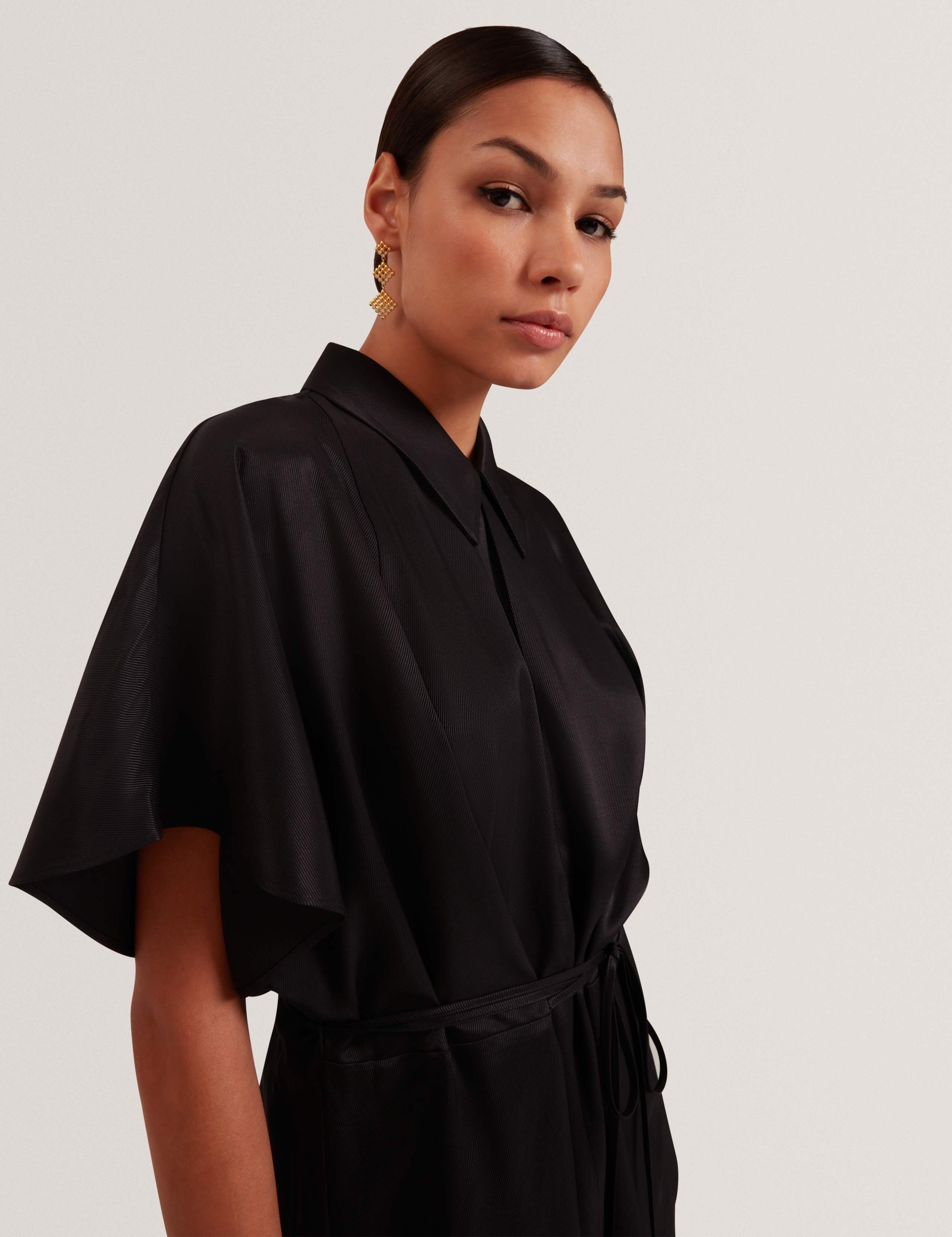 Tie Detail Collared Batwing Blouse 3 of 7