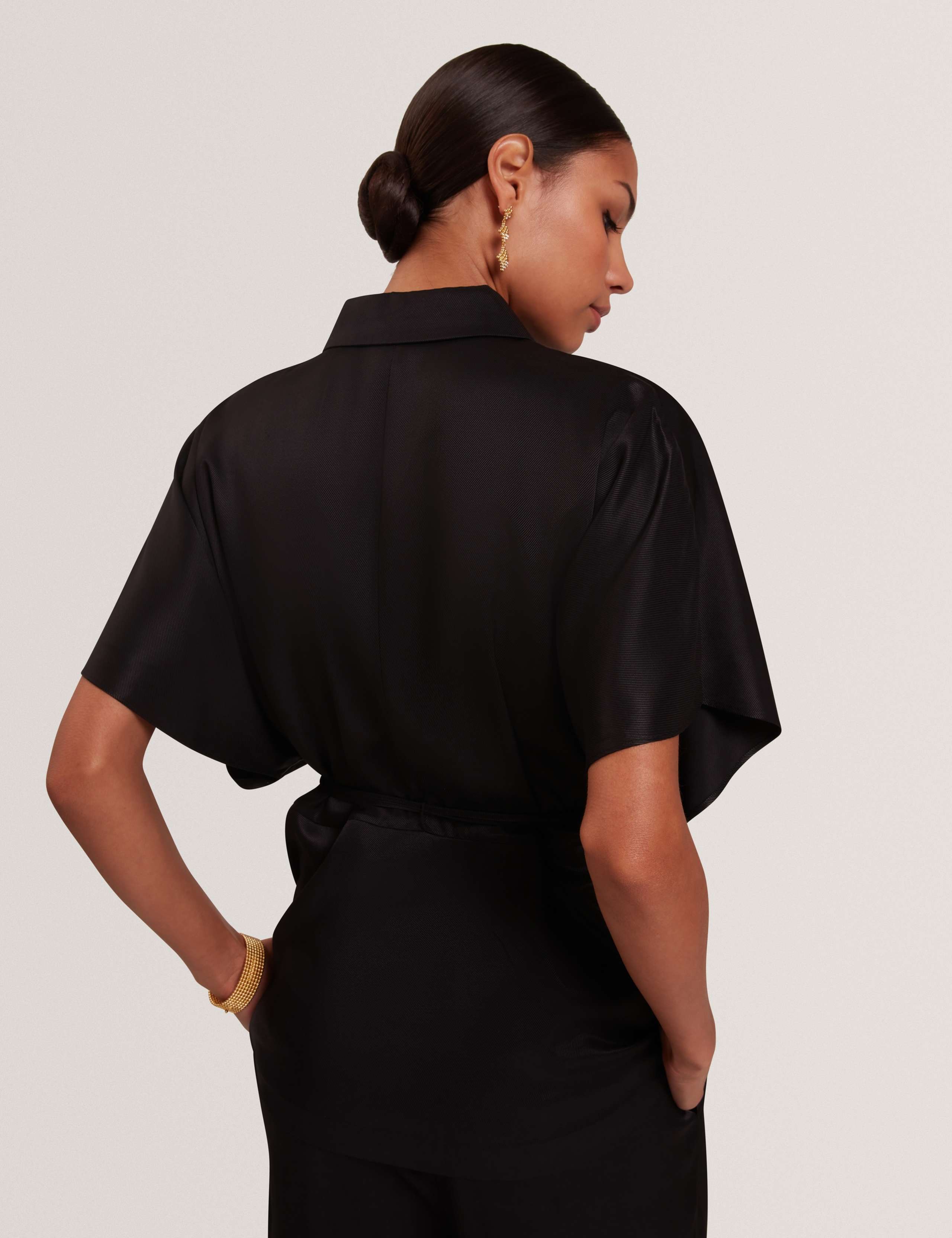 Tie Detail Collared Batwing Blouse 4 of 7