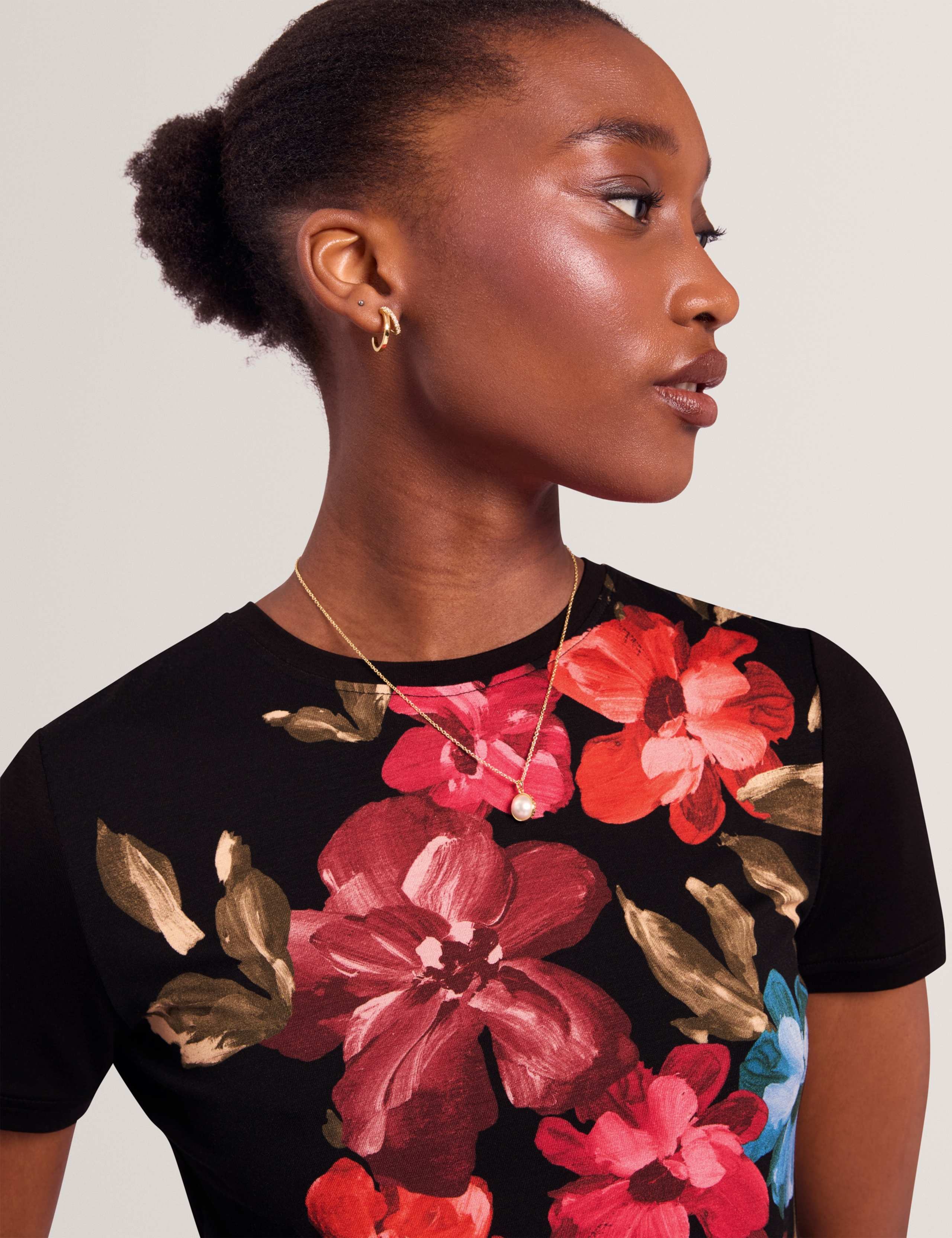 Floral Ruched Asymmetric Hem T-Shirt 6 of 7