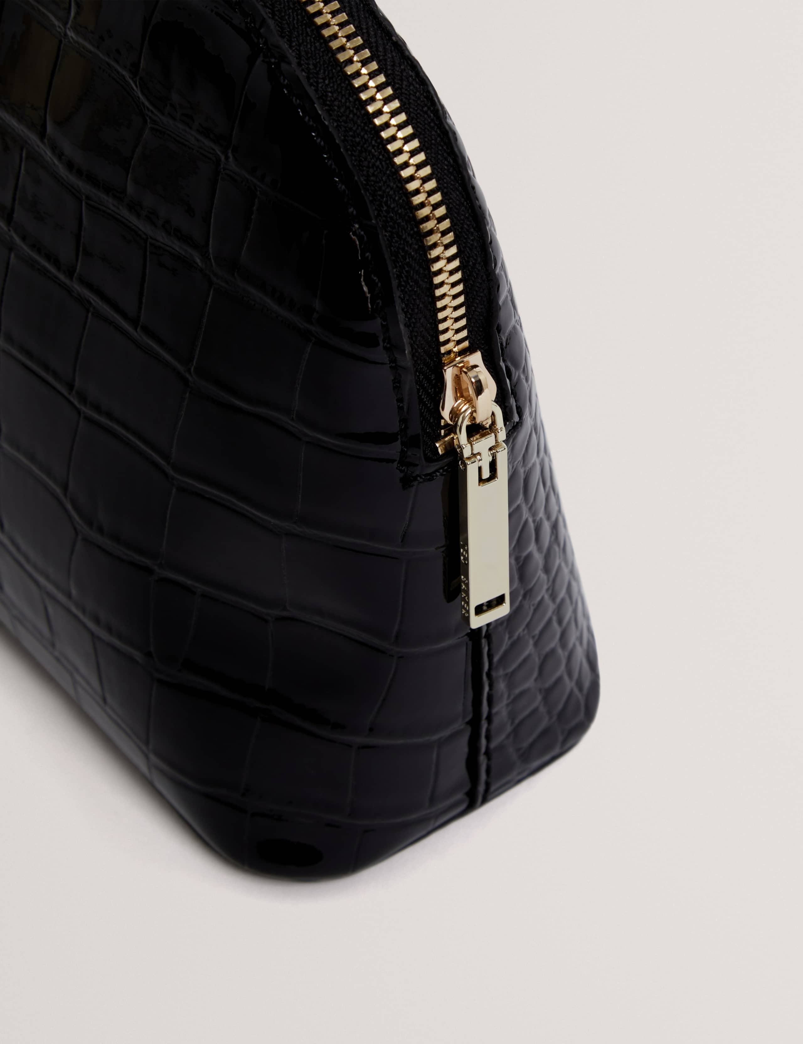 Croc Effect Wash Bag 3 of 3