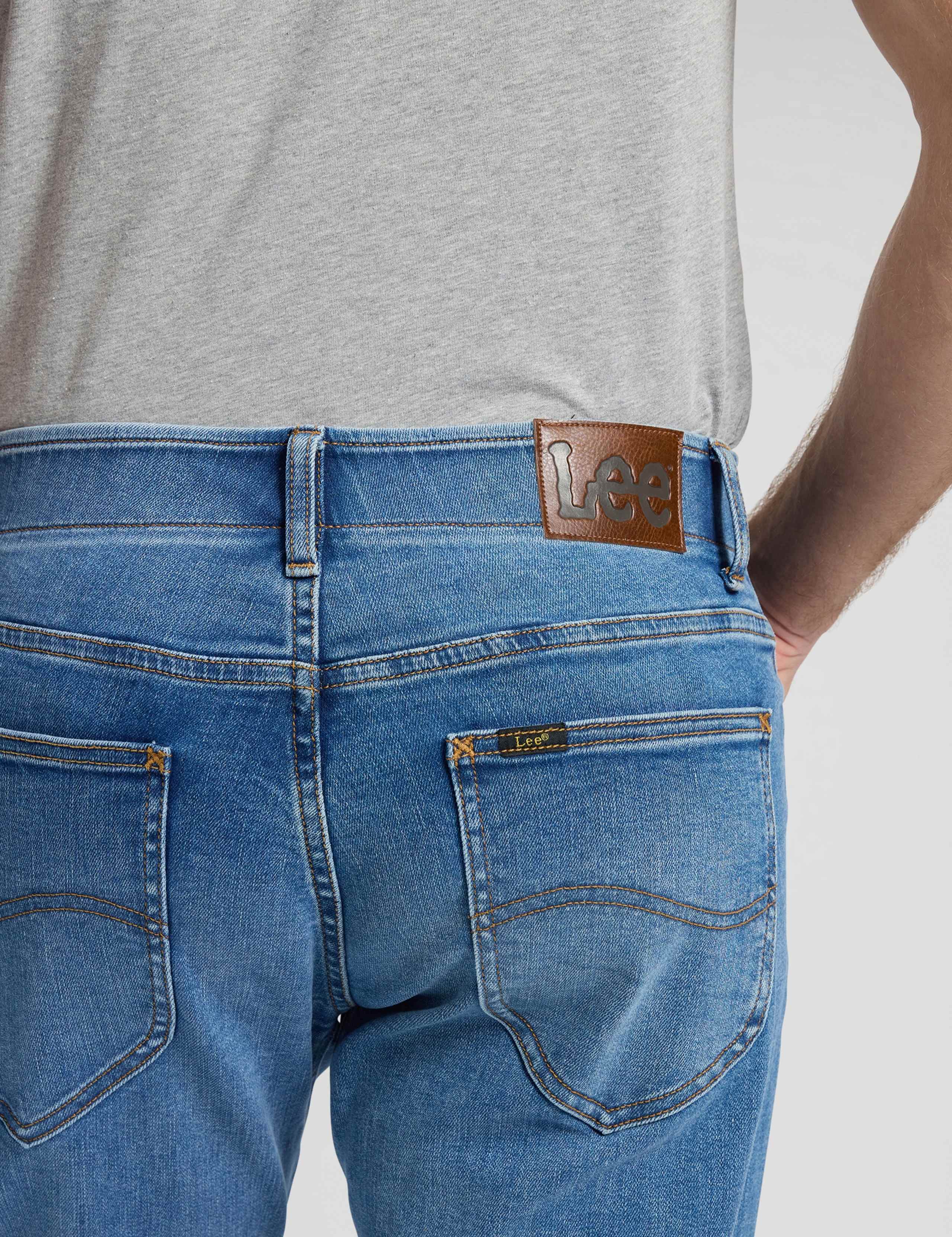 Straight Fit Vintage Wash 5 Pocket Jeans 5 of 6