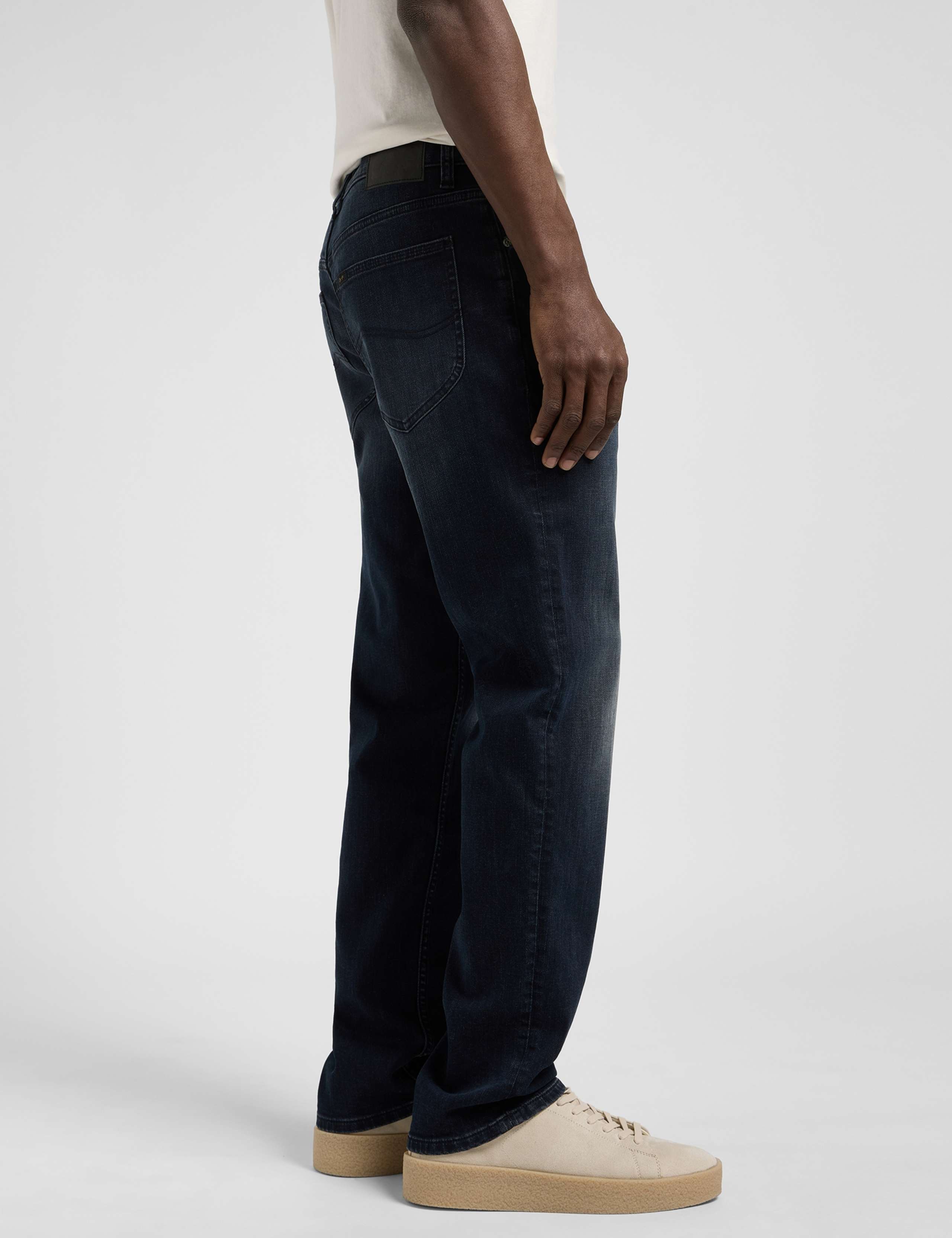West Regular Fit Vintage Wash 5 Pocket Jeans 4 of 7