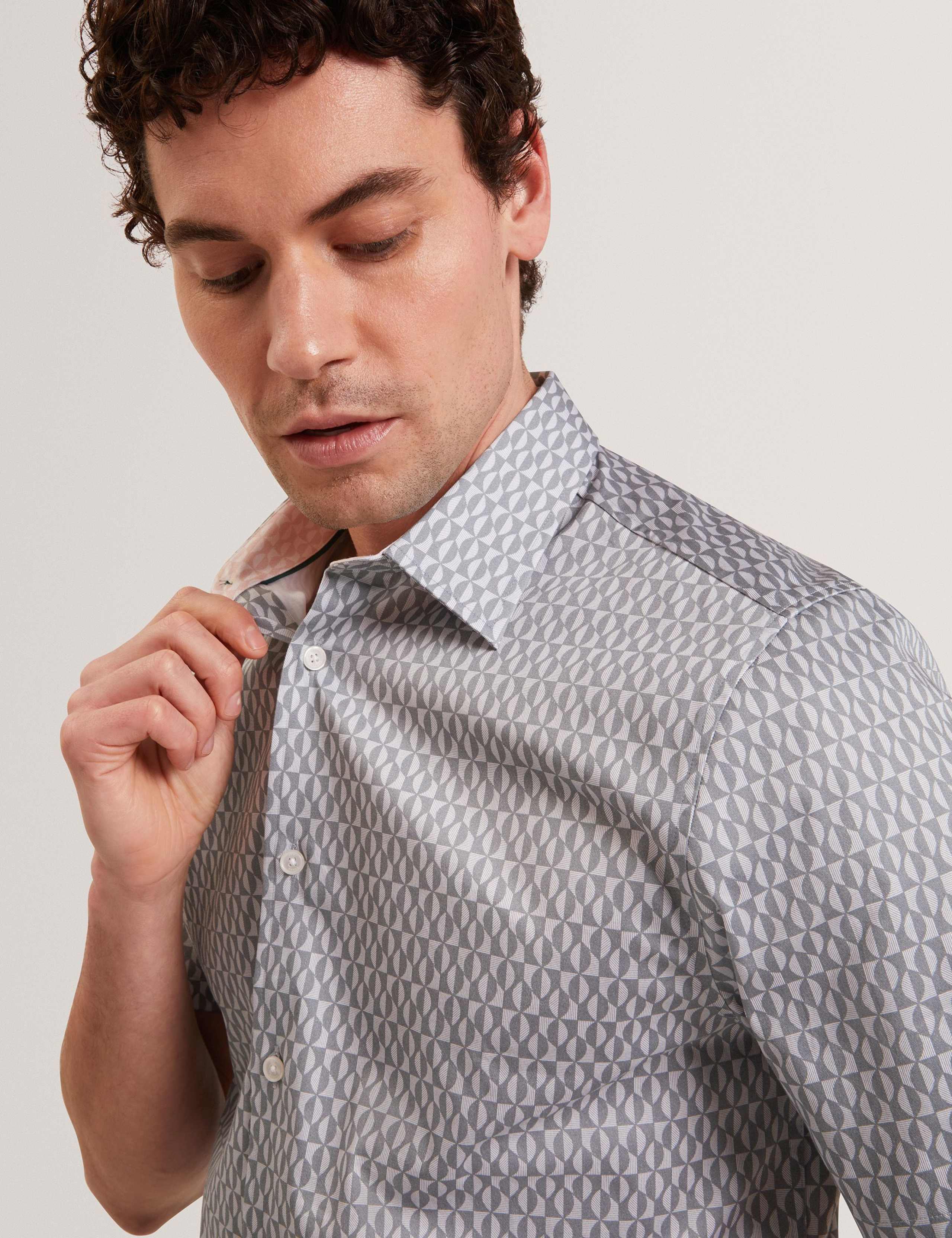 Regular Fit Cotton Rich Short Sleeve Cambay Shirt 4 of 7