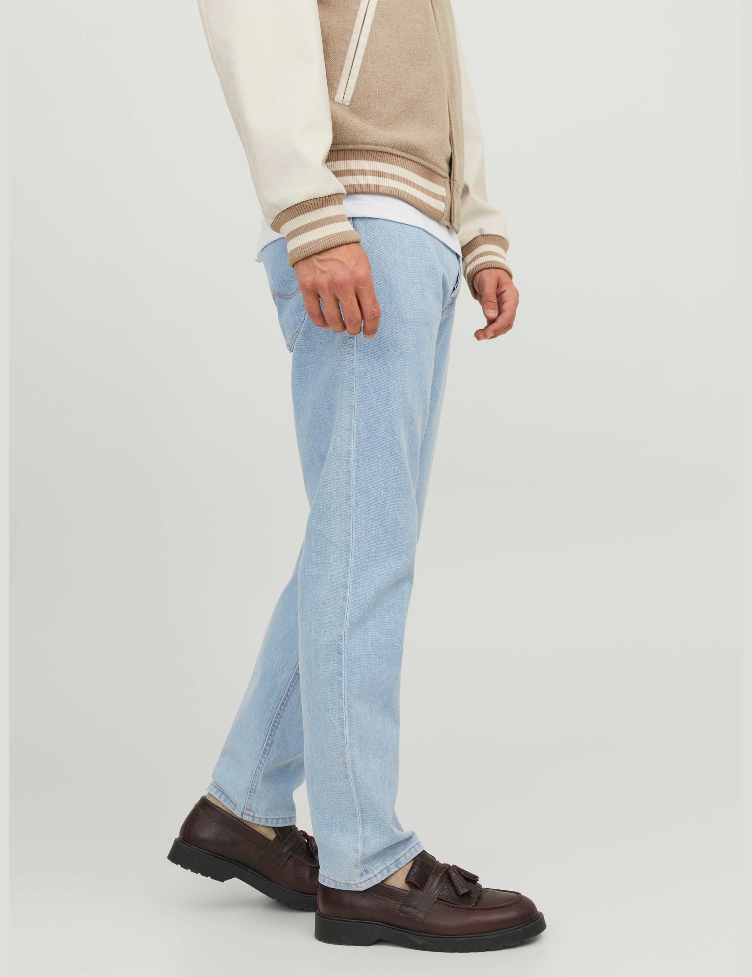 Relaxed Fit Jeans 4 of 7