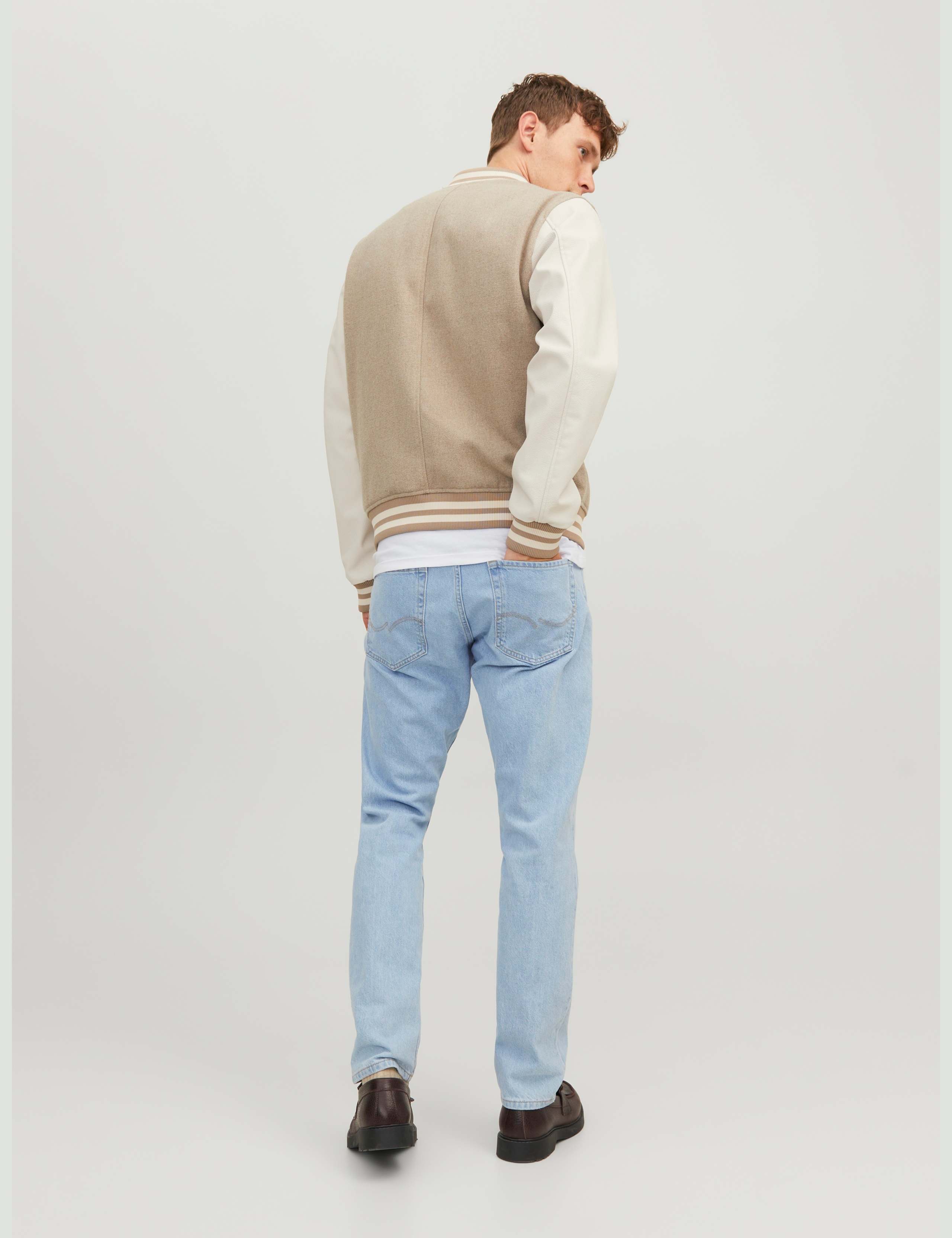 Relaxed Fit Jeans 7 of 7