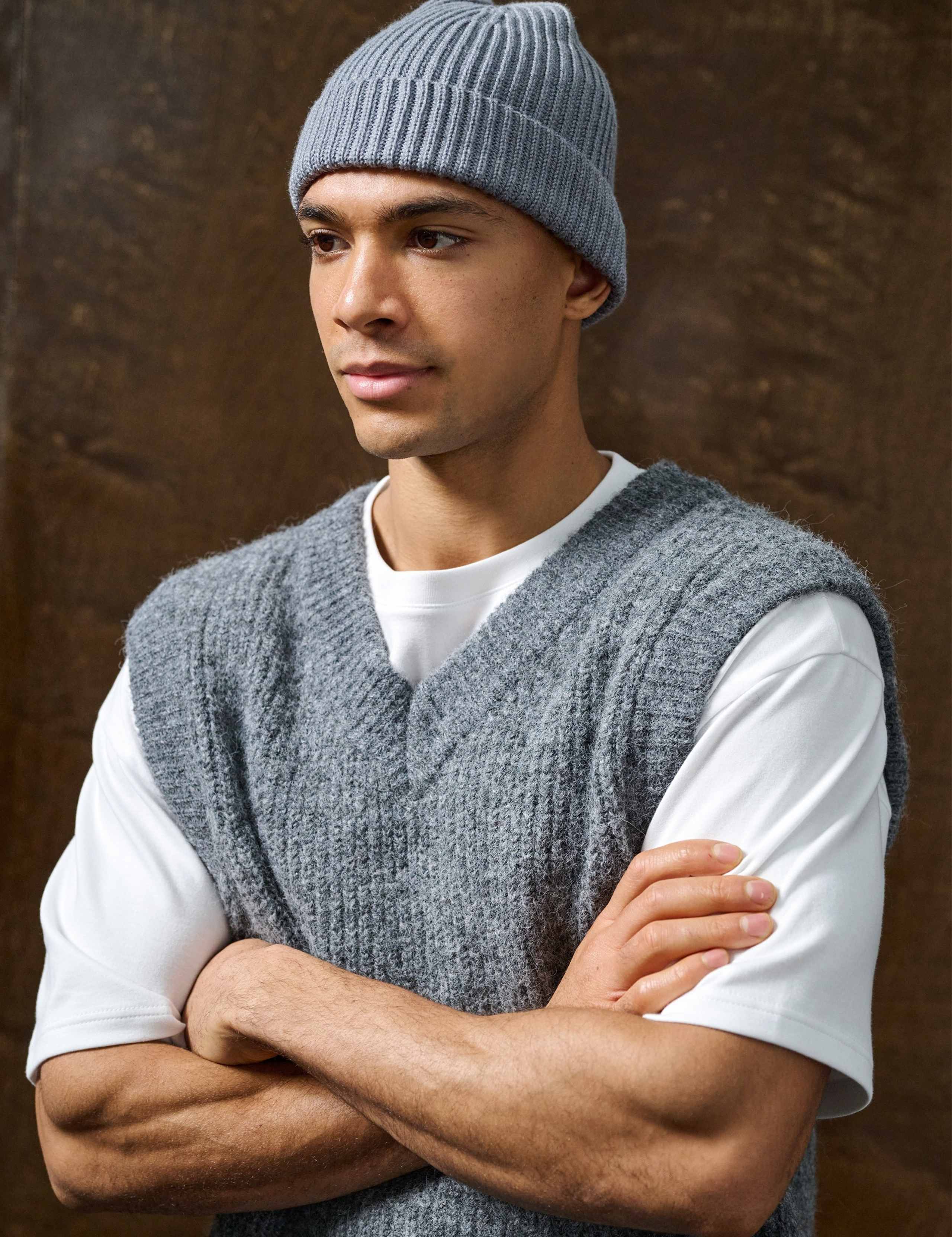 V-Neck Knitted Vest 2 of 5