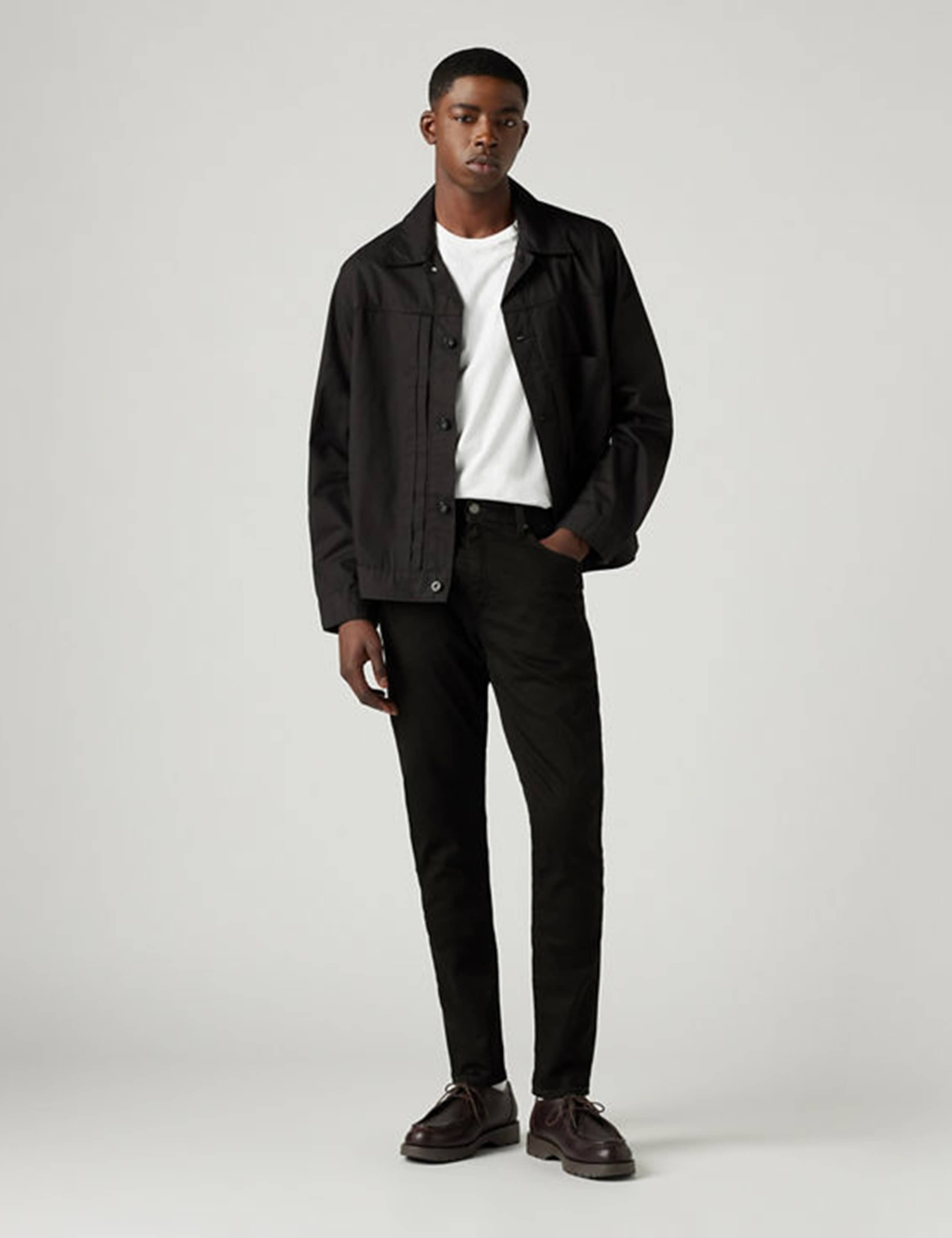 512 Slim Tapered Jeans 2 of 5