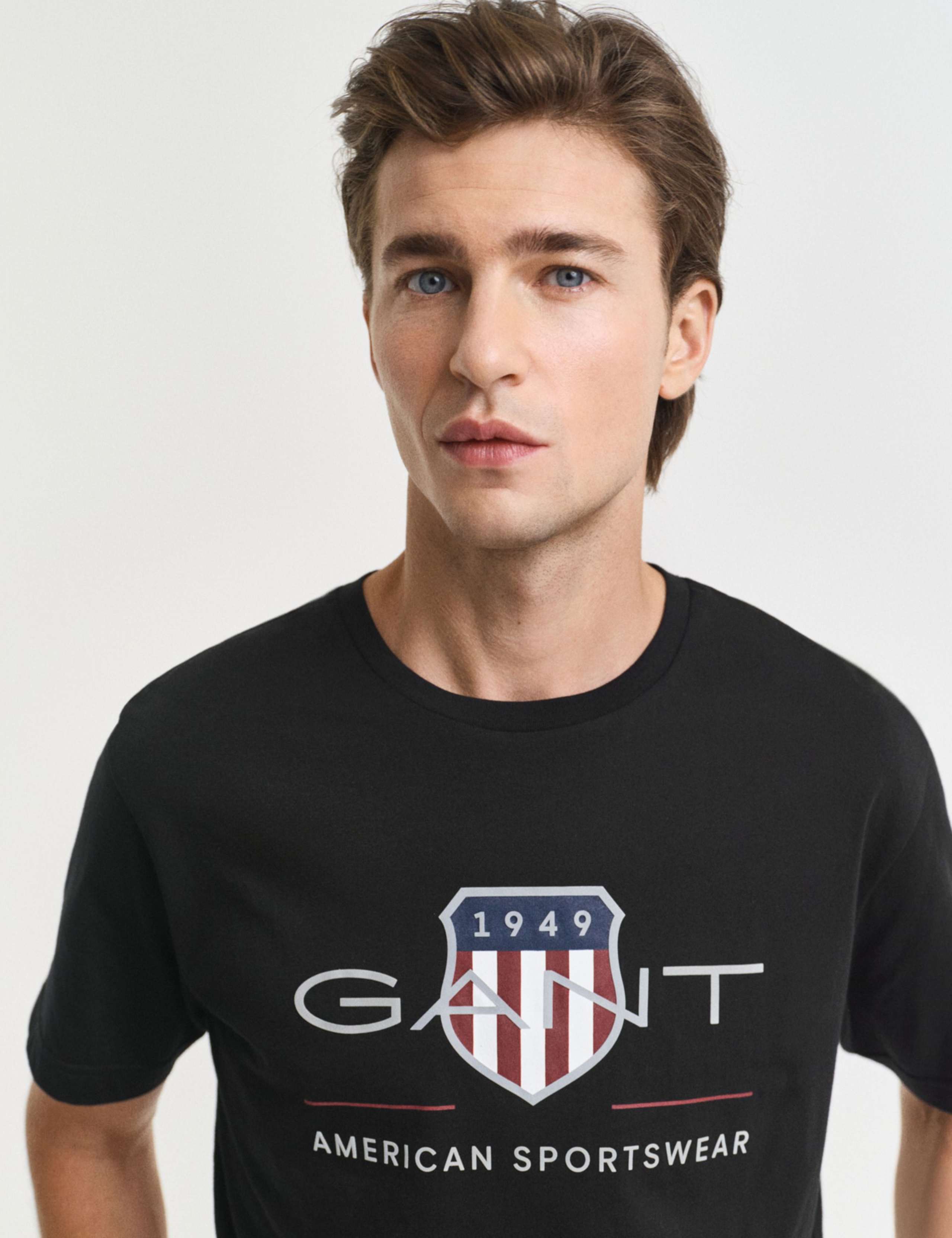 Pure Cotton Archive Shield Crew Neck T-Shirt 3 of 4