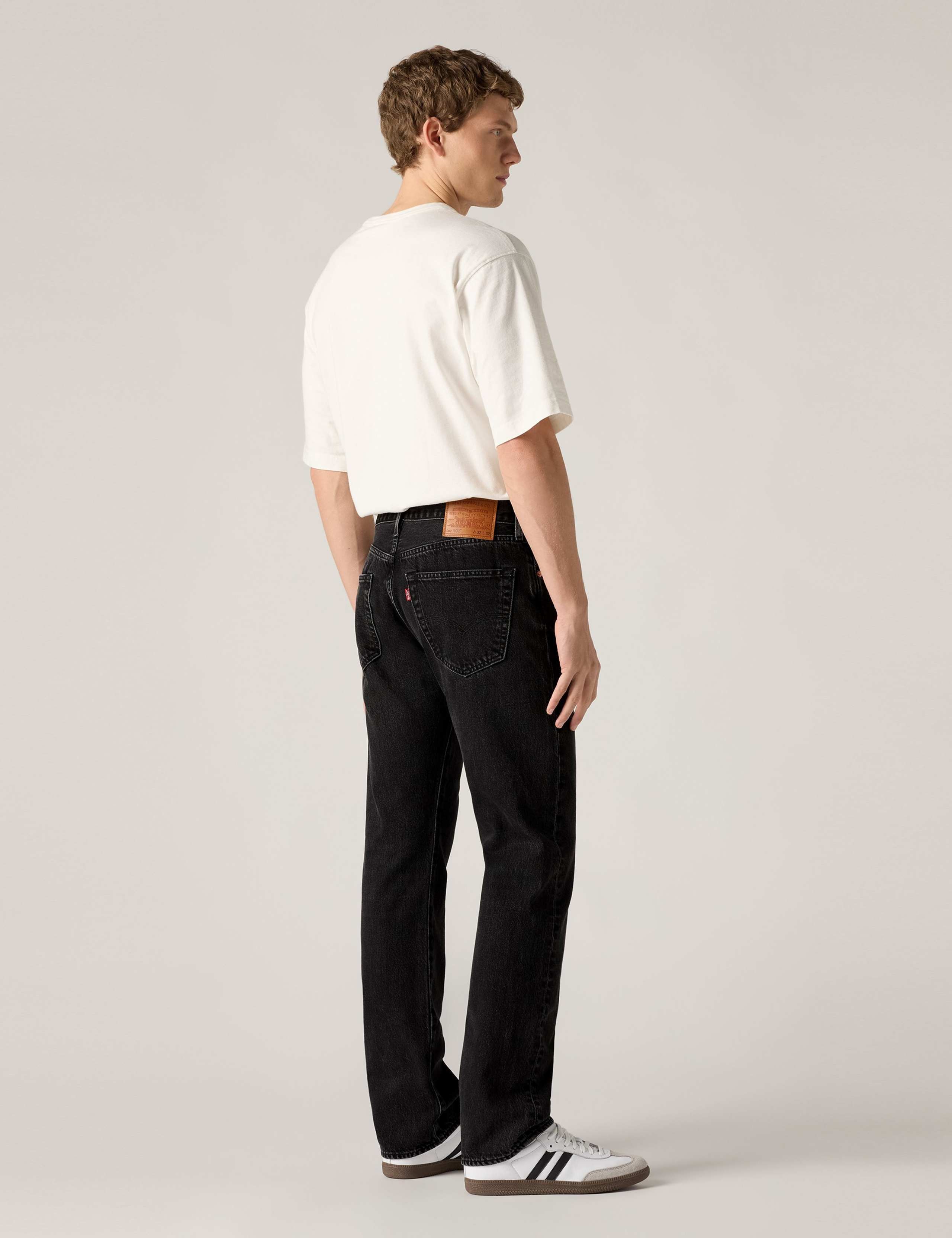 501® Straight Fit Jeans 3 of 6