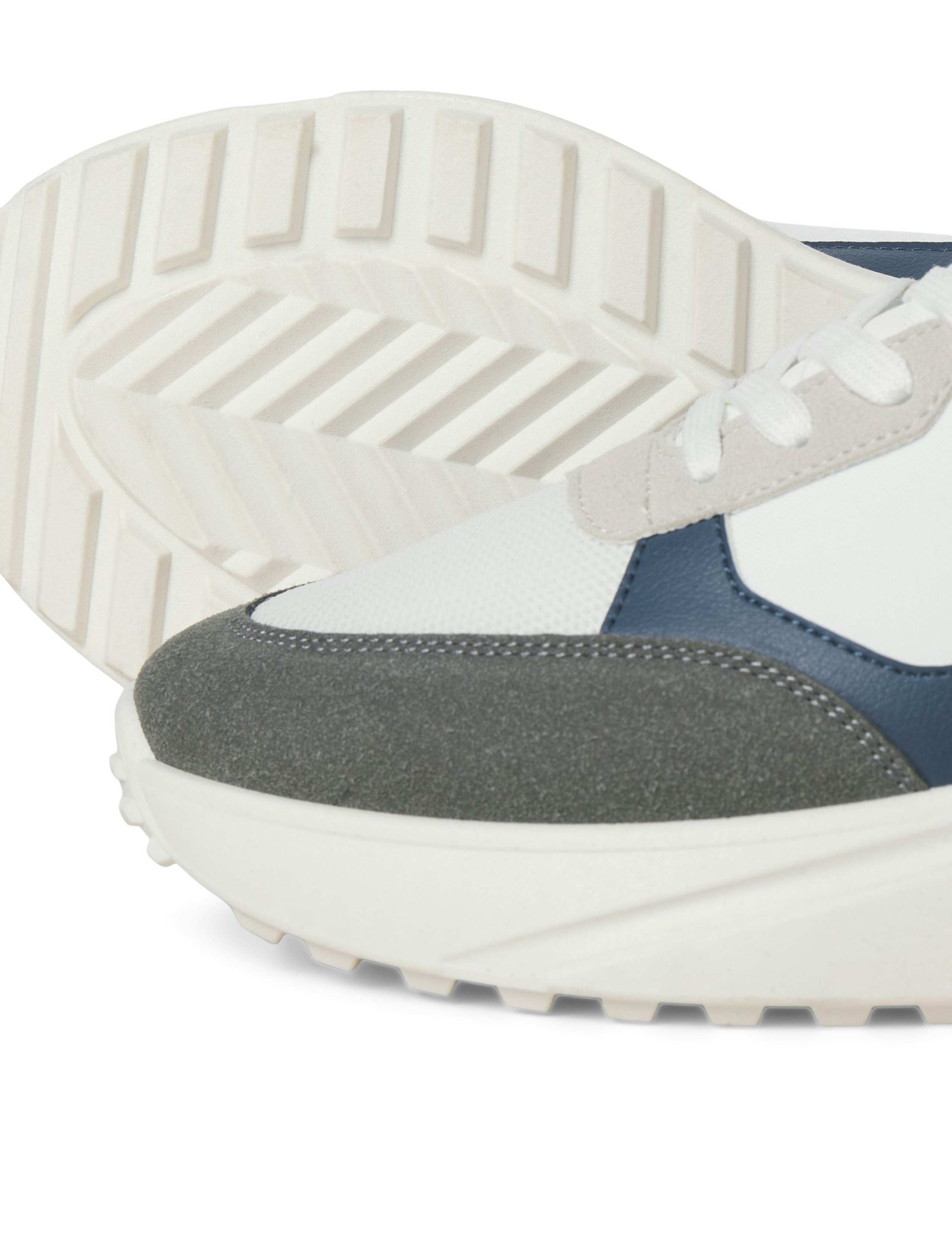 Walking Shoes 3 of 7