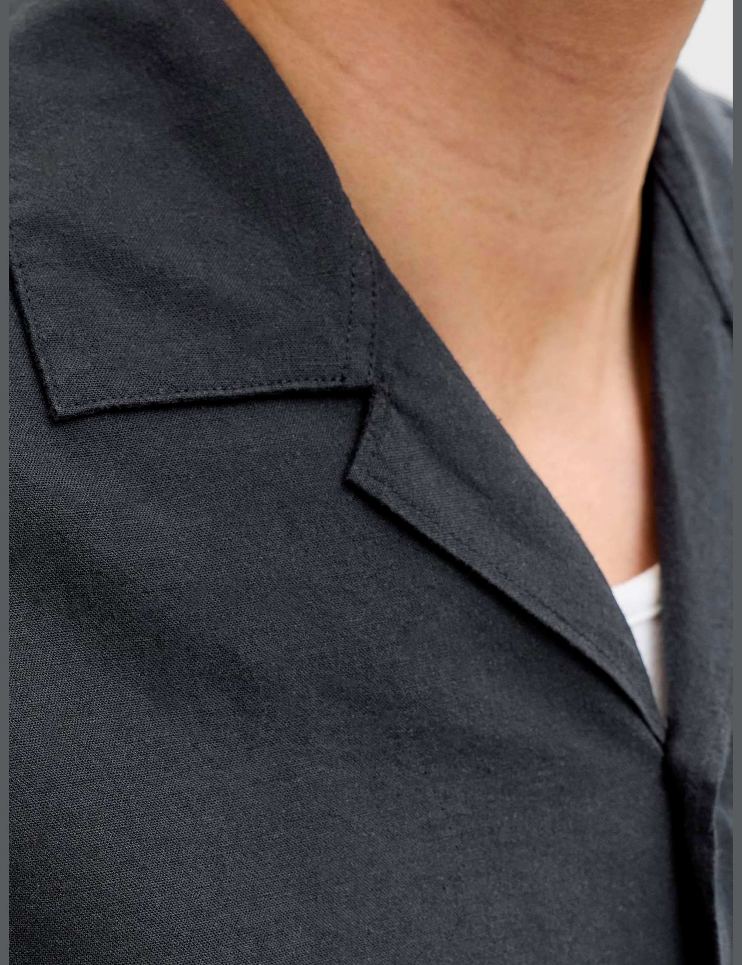 Relaxed Fit Revere Collar Short Sleeve Shirt 3 of 7