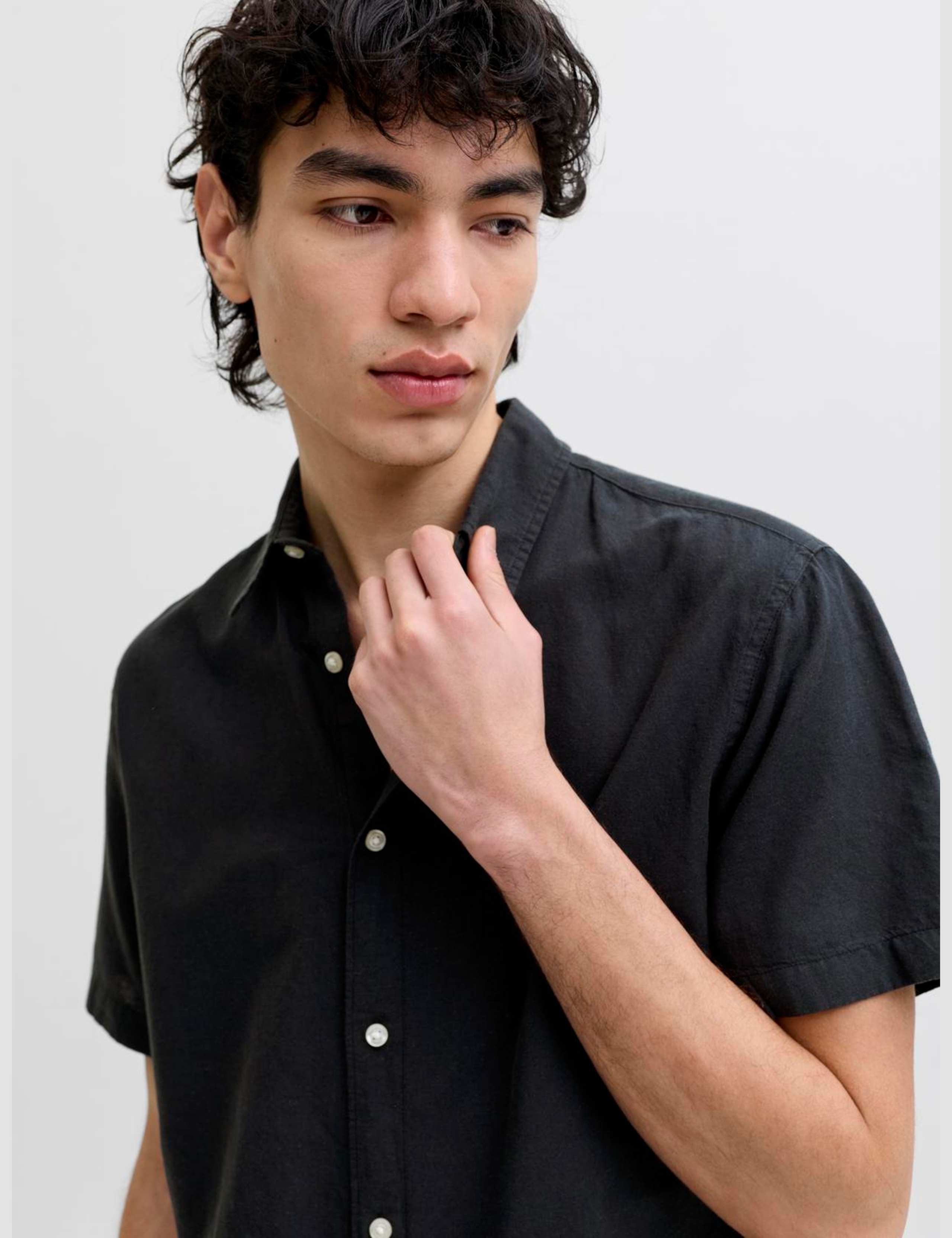 Regular Fit Cotton Rich Short Sleeve Shirt 2 of 7