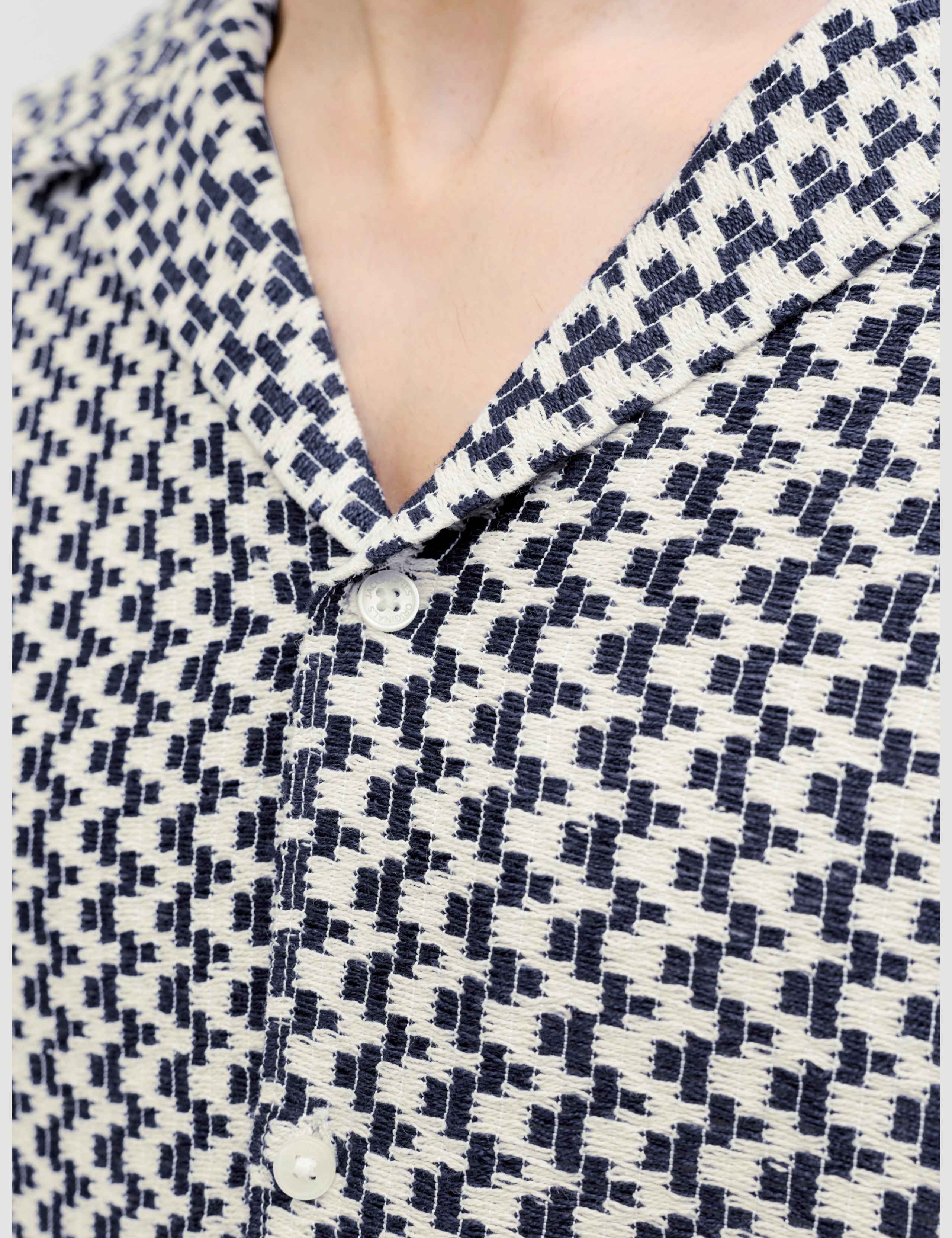 Relaxed Fit Revere Collar Short Sleeve Shirt 5 of 6