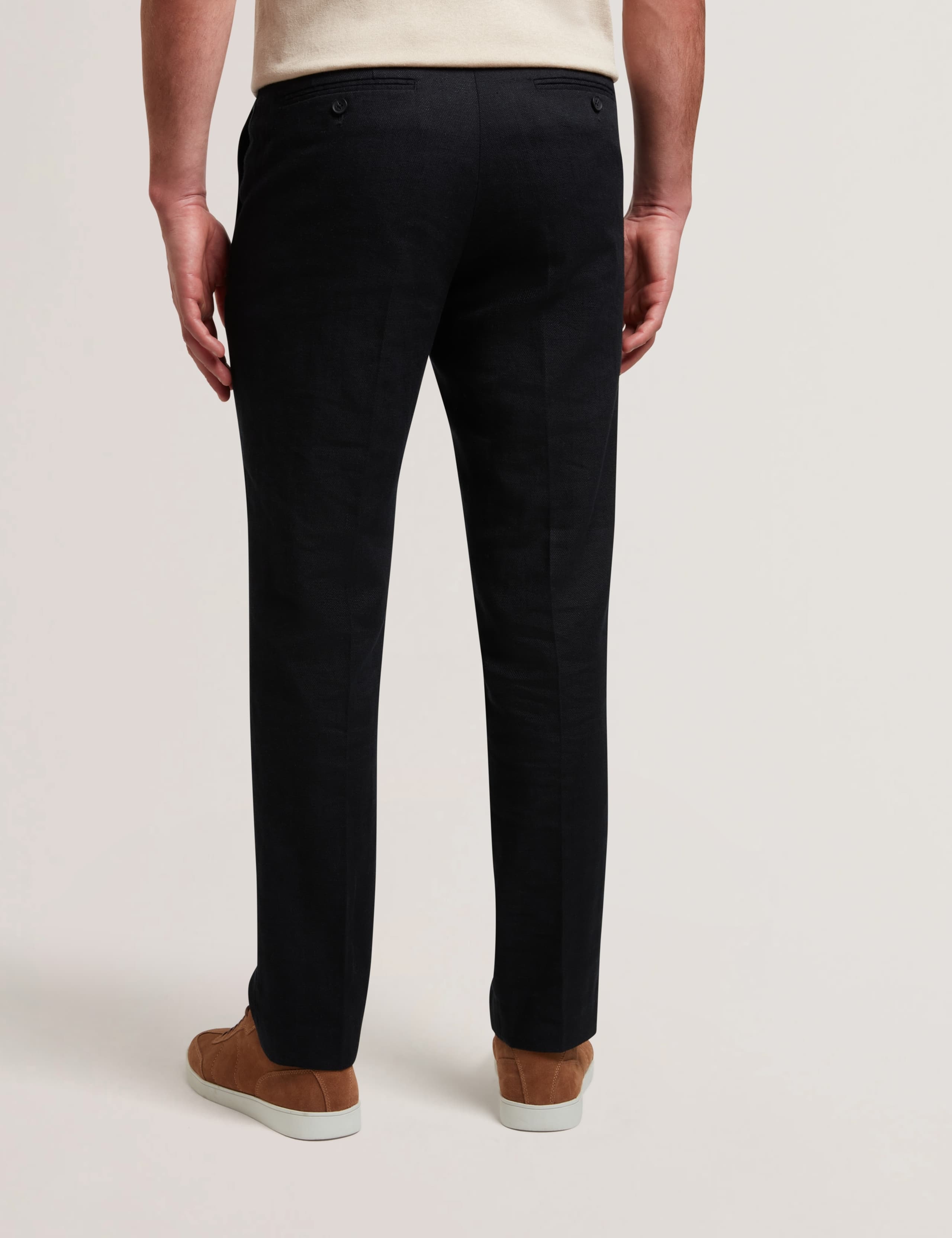 Tapered Fit Linen Rich Single Pleat Trousers 3 of 4