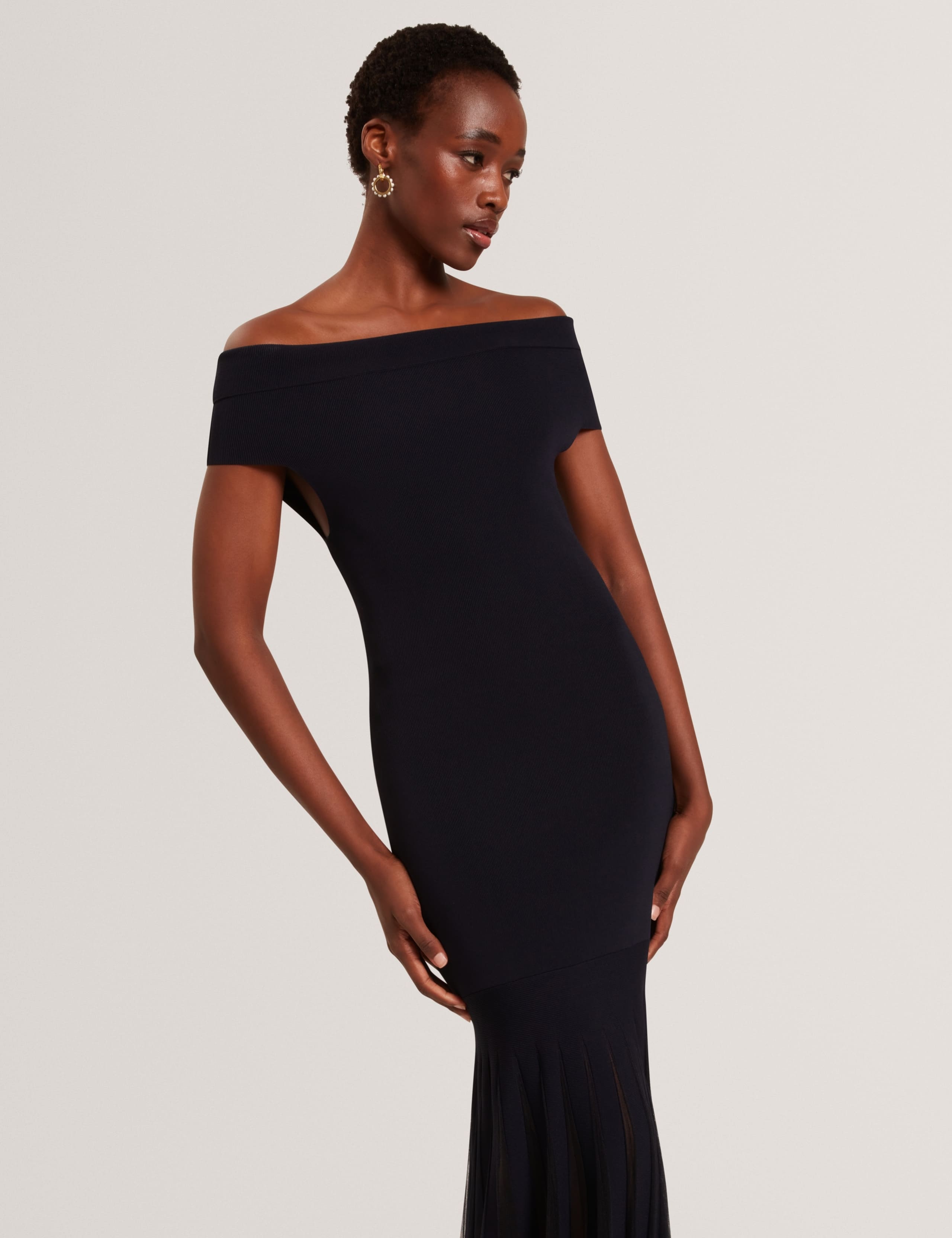 Off the Shoulder Knitted Midaxi Dress 3 of 6