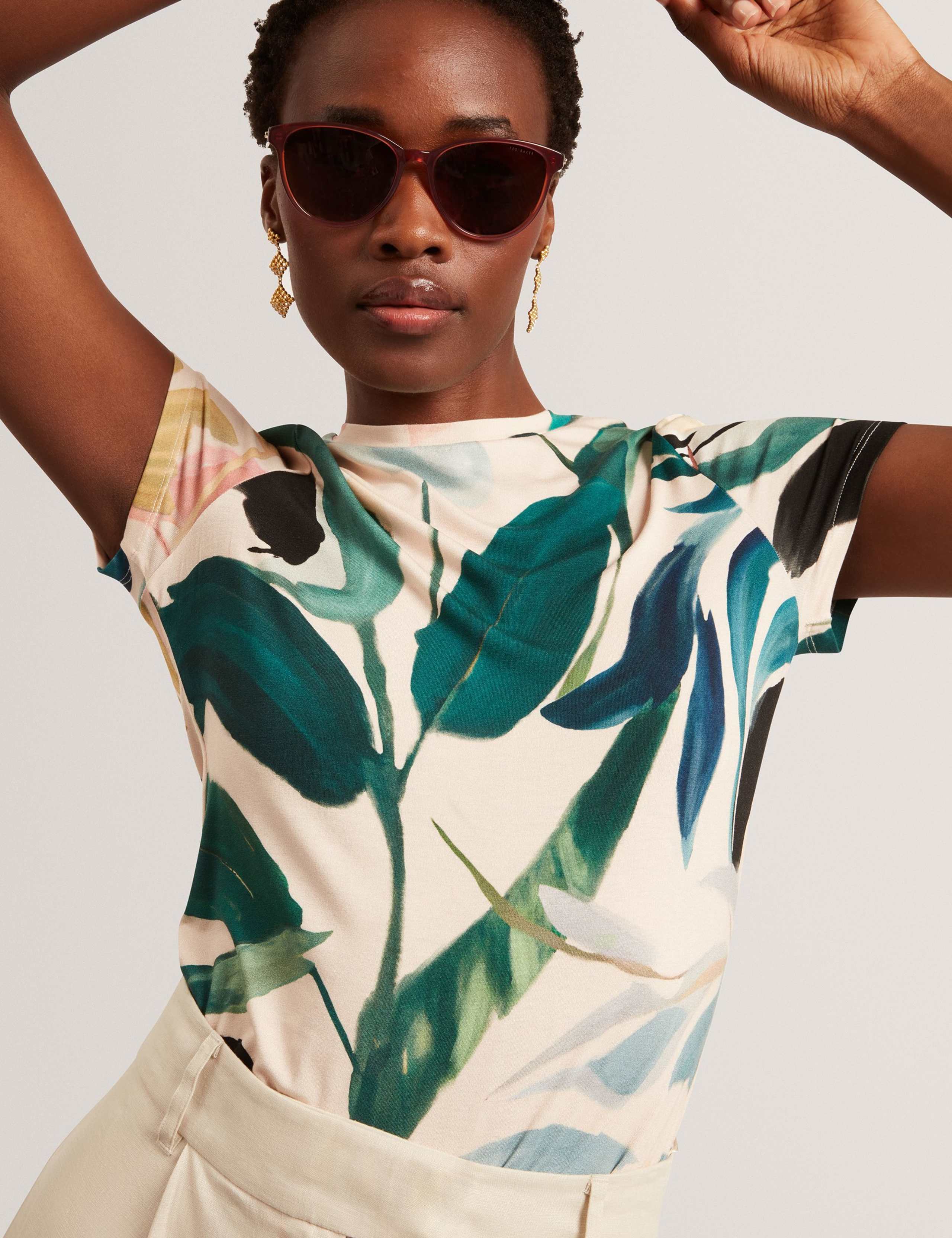 Leaf Print T-Shirt 3 of 8