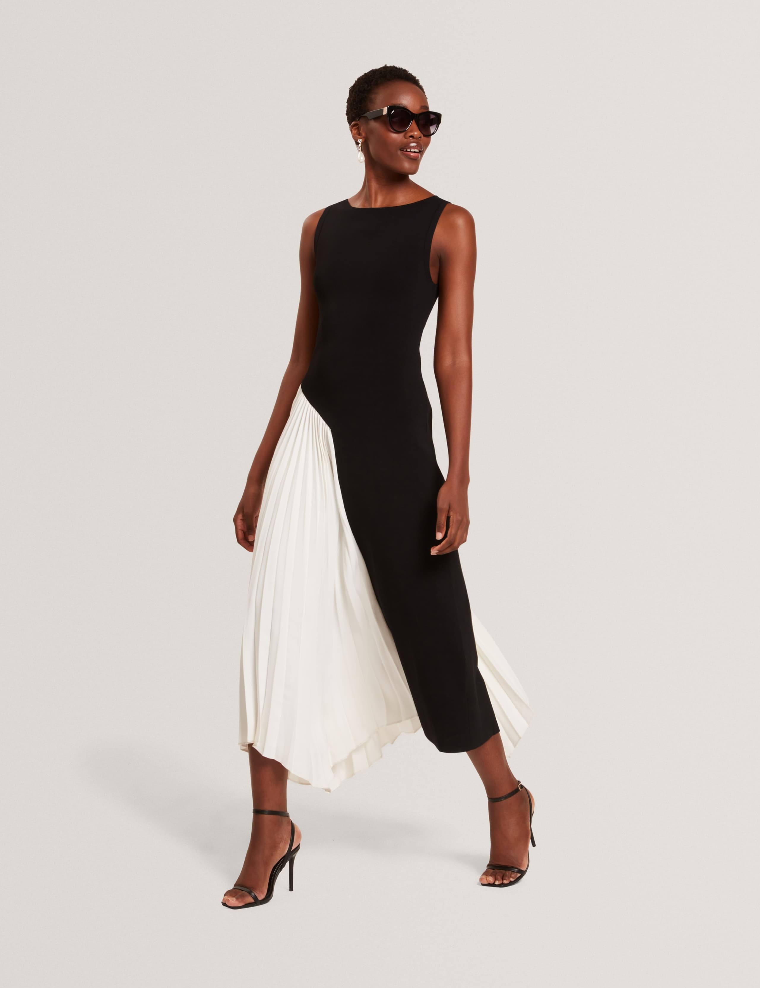 Knitted Contrast Panel Pleated Maxi Dress 1 of 7