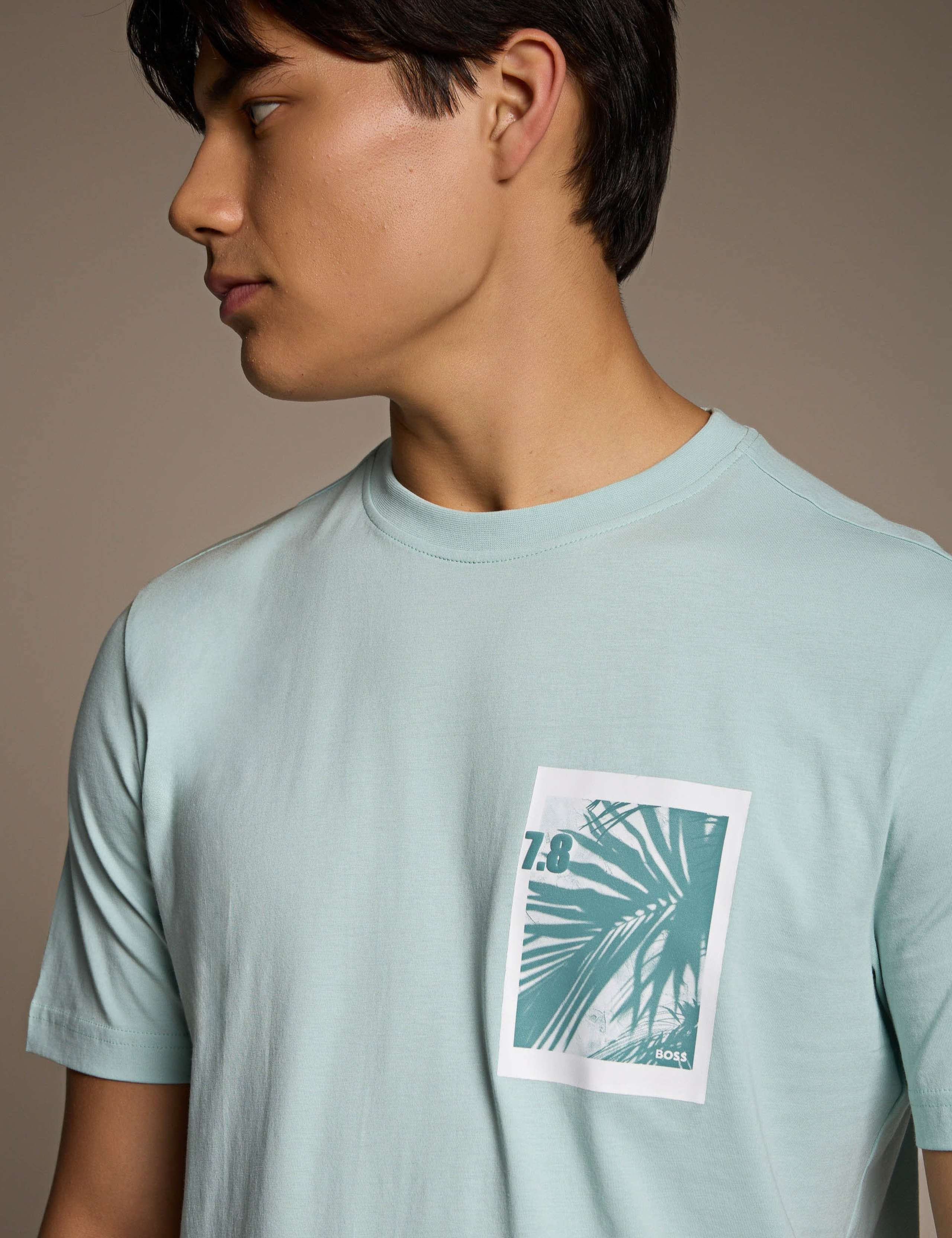 Pure Cotton Chest Graphic Crew Neck T-Shirt 4 of 4
