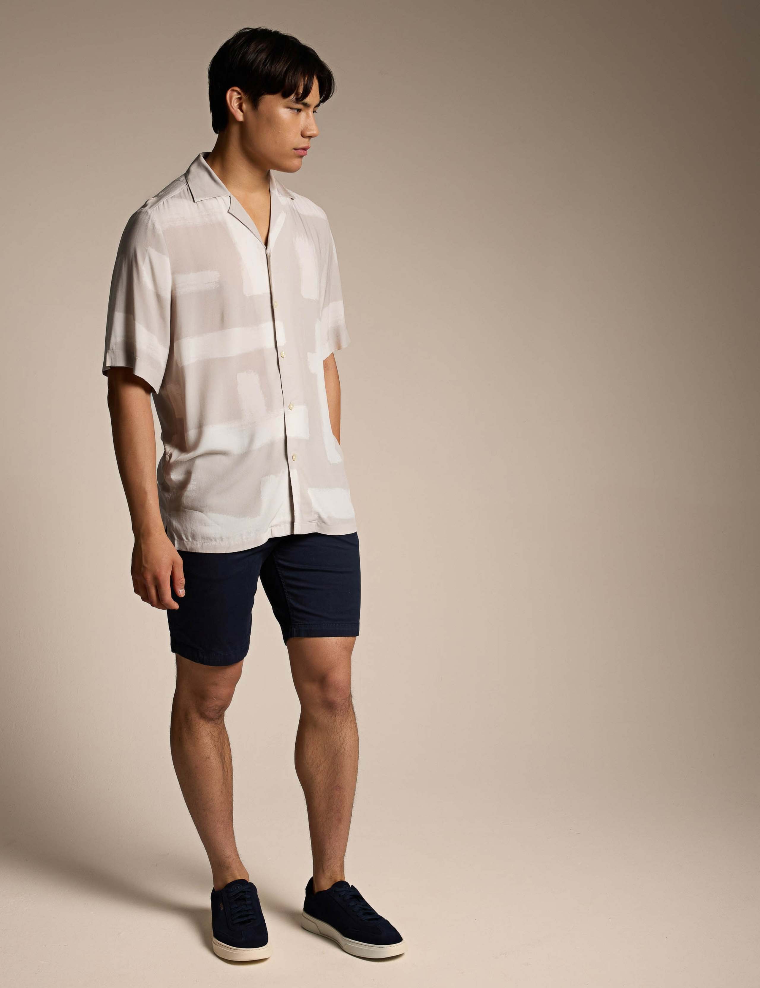 Rayer_M Regular Fit Printed Shirt 2 of 5