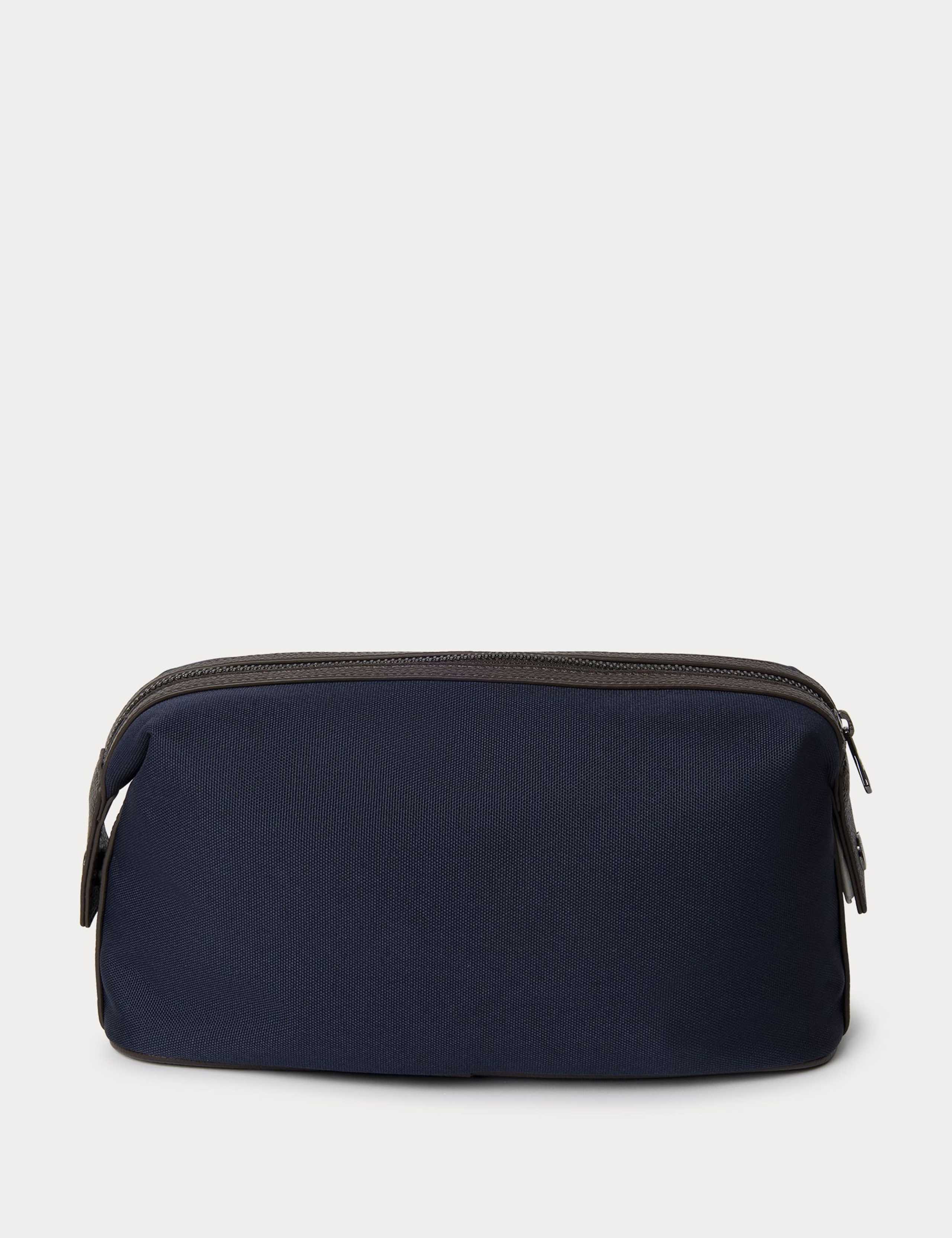 Canvas Logo Washbag 3 of 4