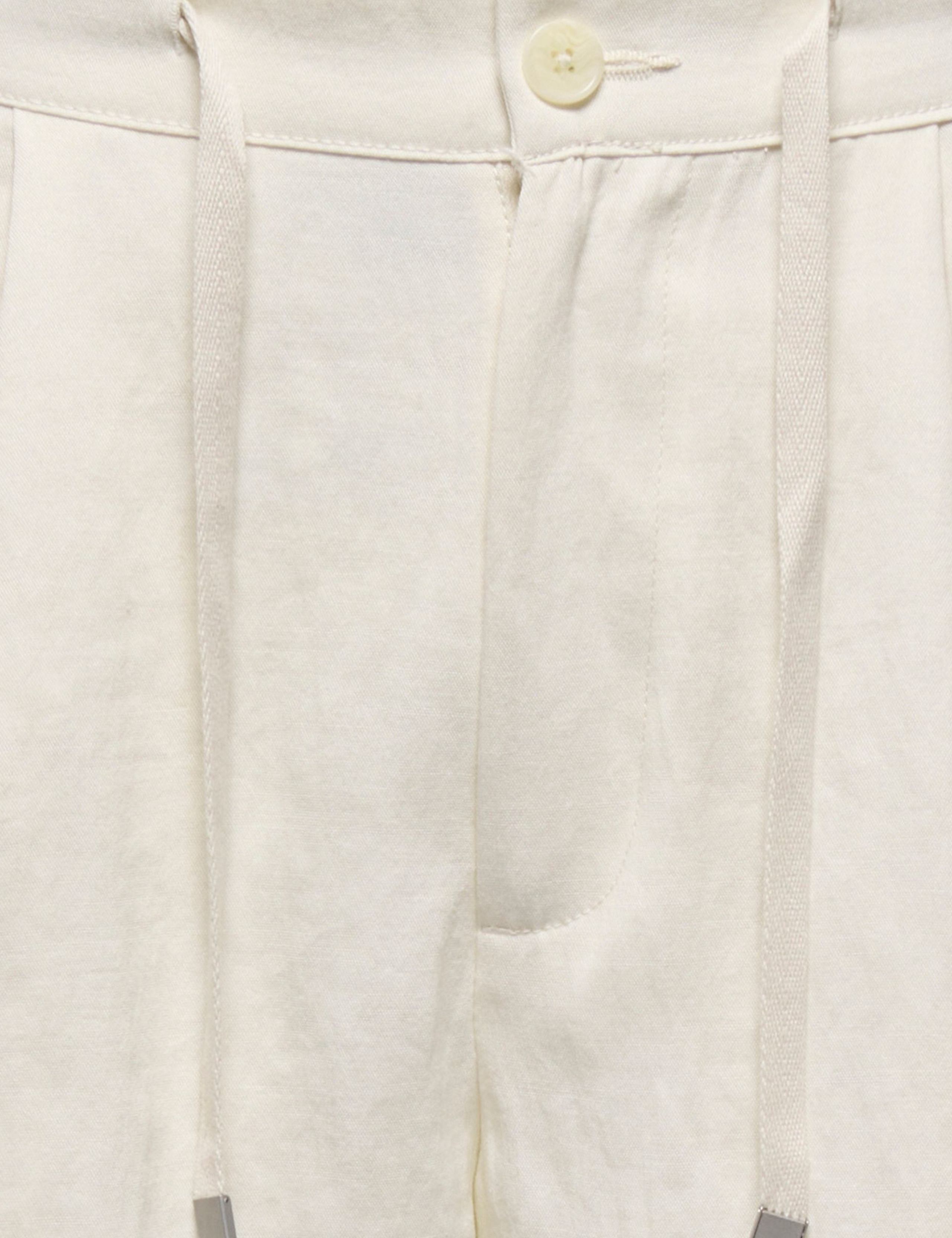 Onswake Loose Fit Lightweight Shorts 2 of 3