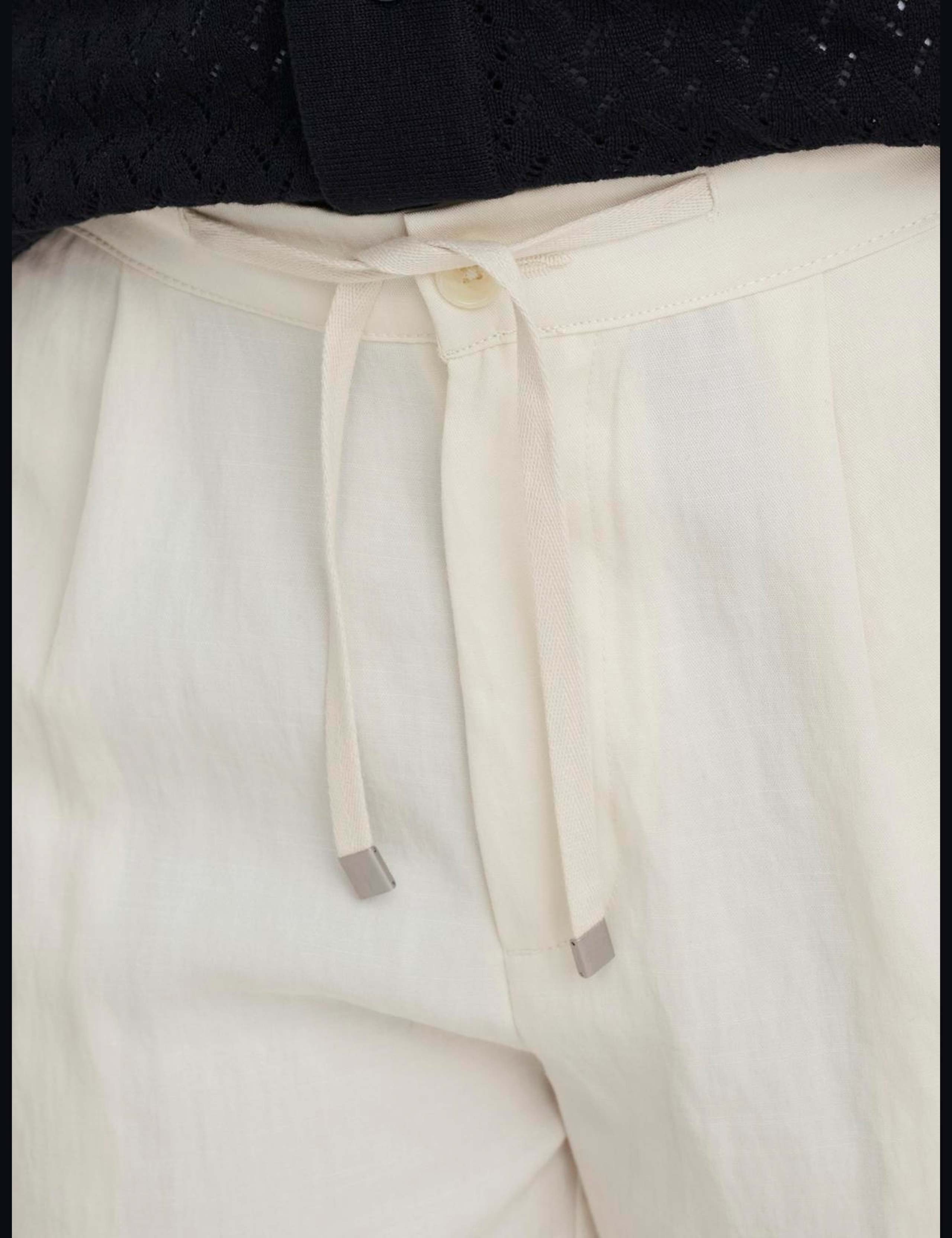 Onswake Loose Fit Lightweight Shorts 4 of 5