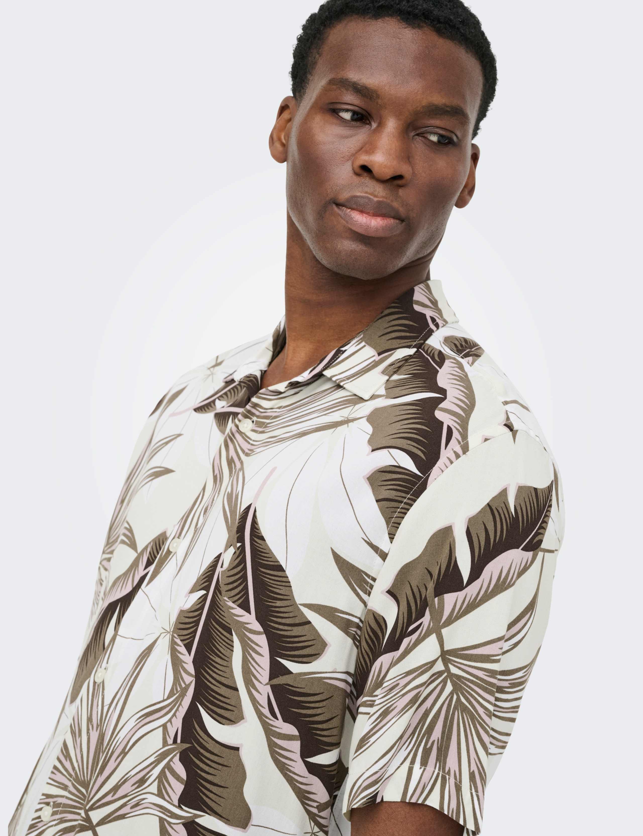 Regular Fit Printed Short Sleeve Shirt 4 of 5