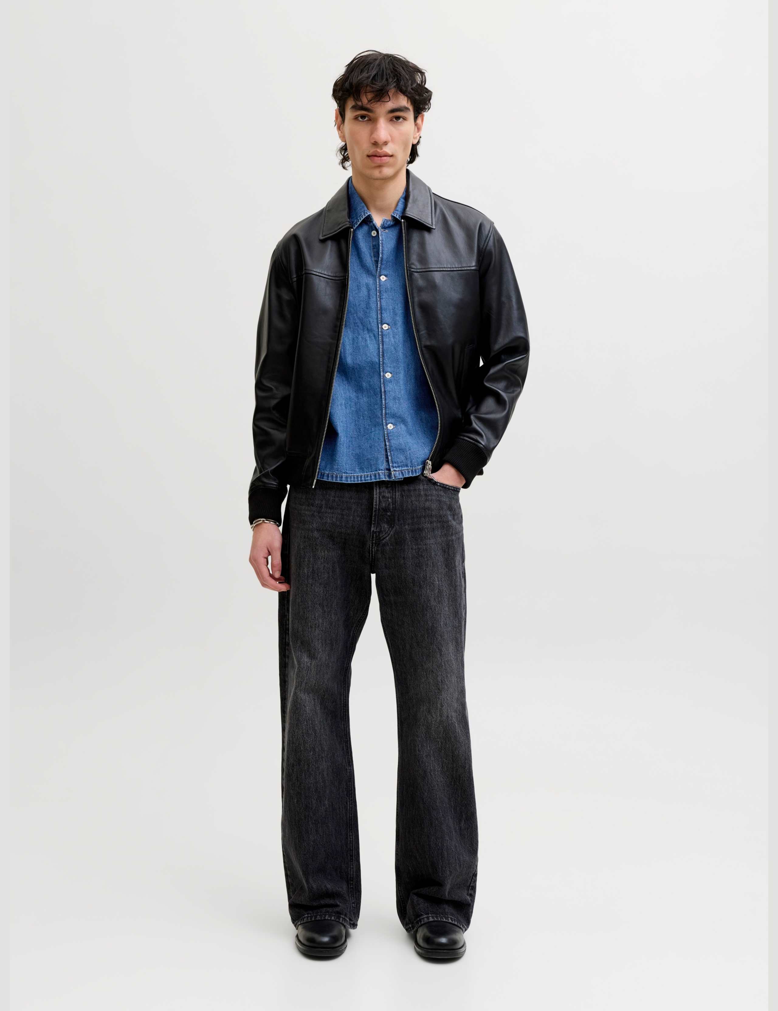 Regular Fit Short Sleeve Denim Shirt 3 of 6
