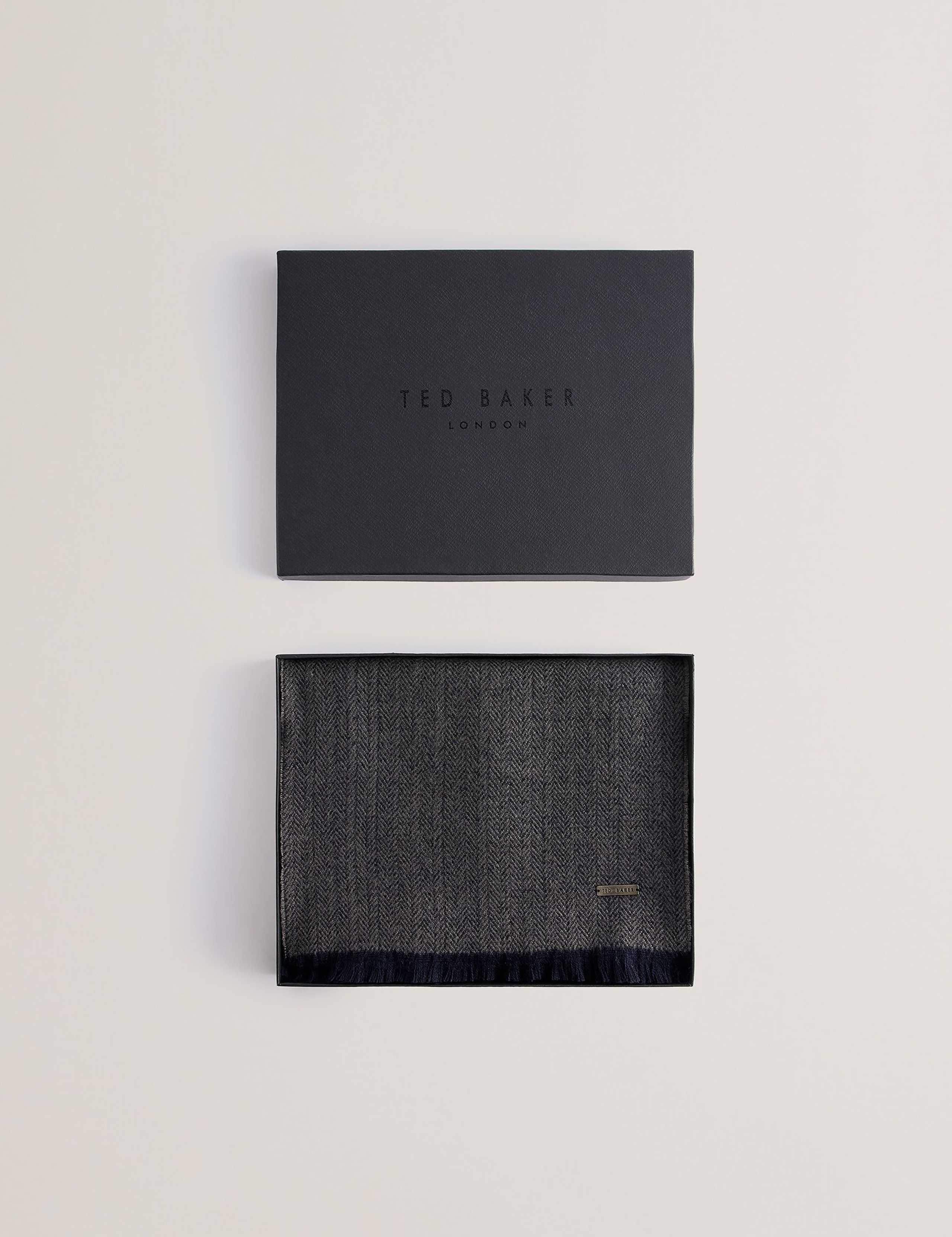 Herringbone Scarf 1 of 3