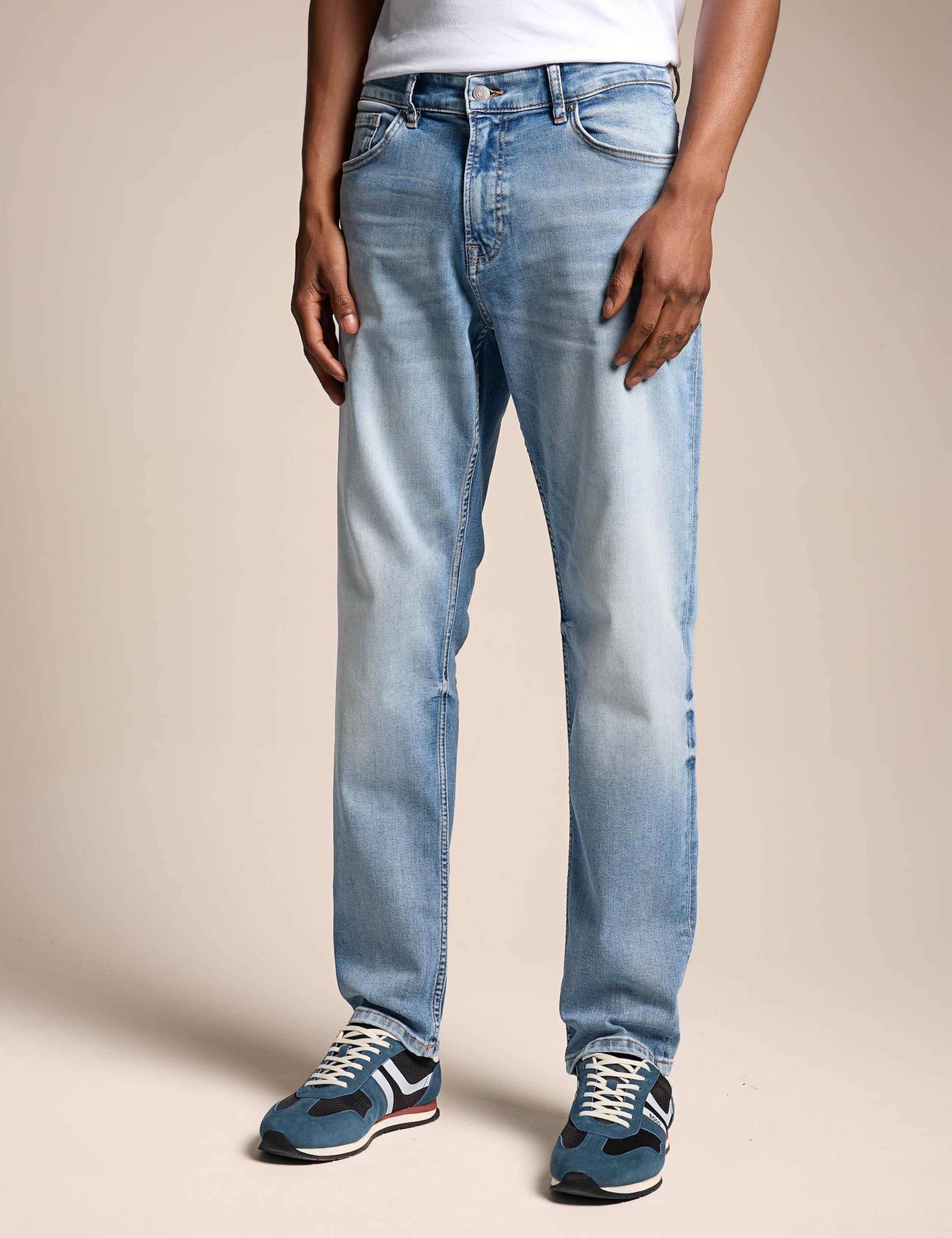 Regular Fit 5 Pocket Jeans 4 of 4
