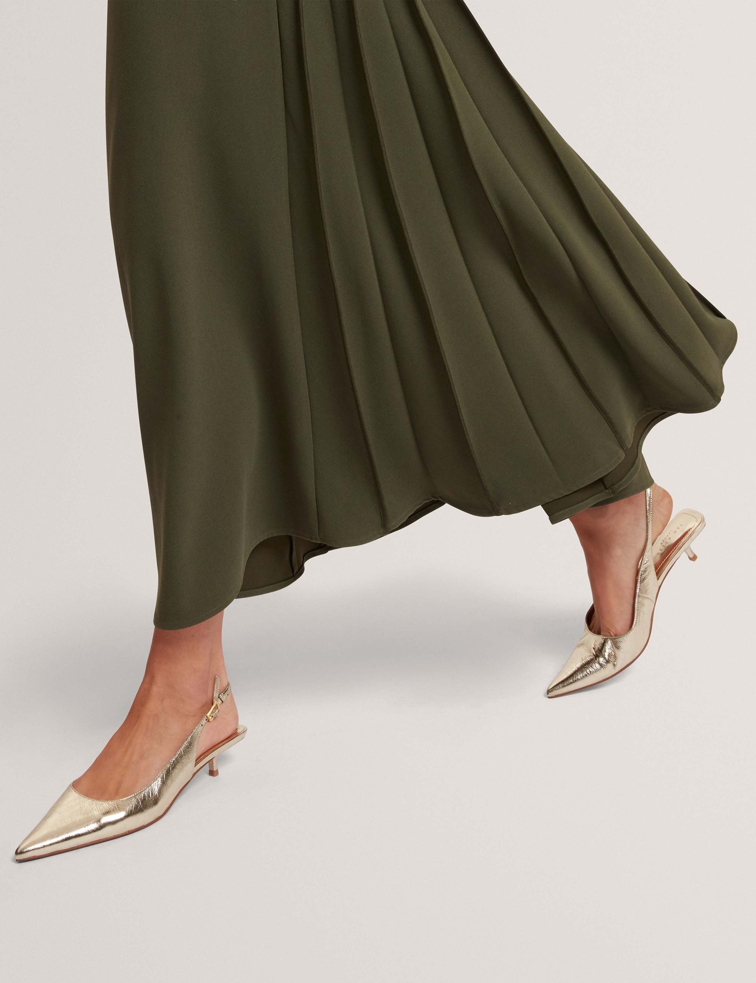 Slash Neck Pleat Detail Midaxi Shift Dress 4 of 4