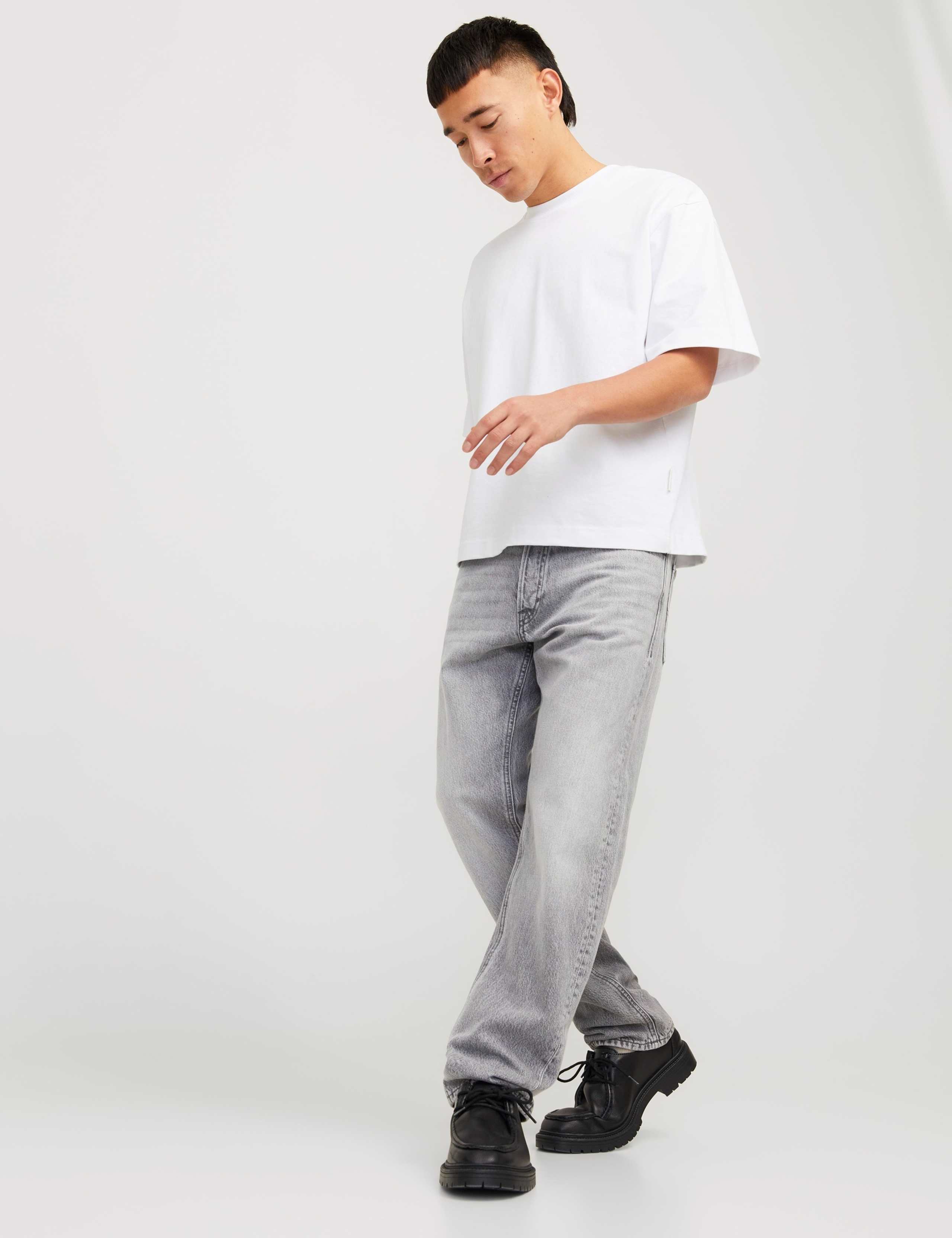 Relaxed Fit 5 Pocket Jeans 1 of 7