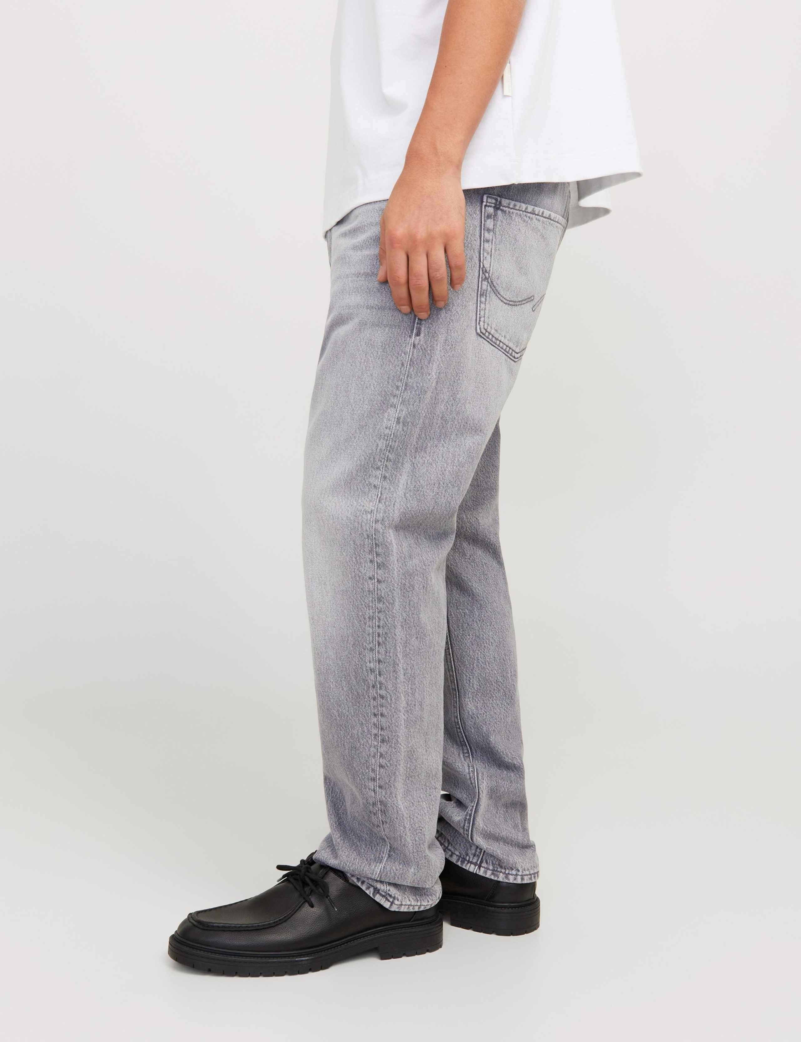Relaxed Fit 5 Pocket Jeans 4 of 7