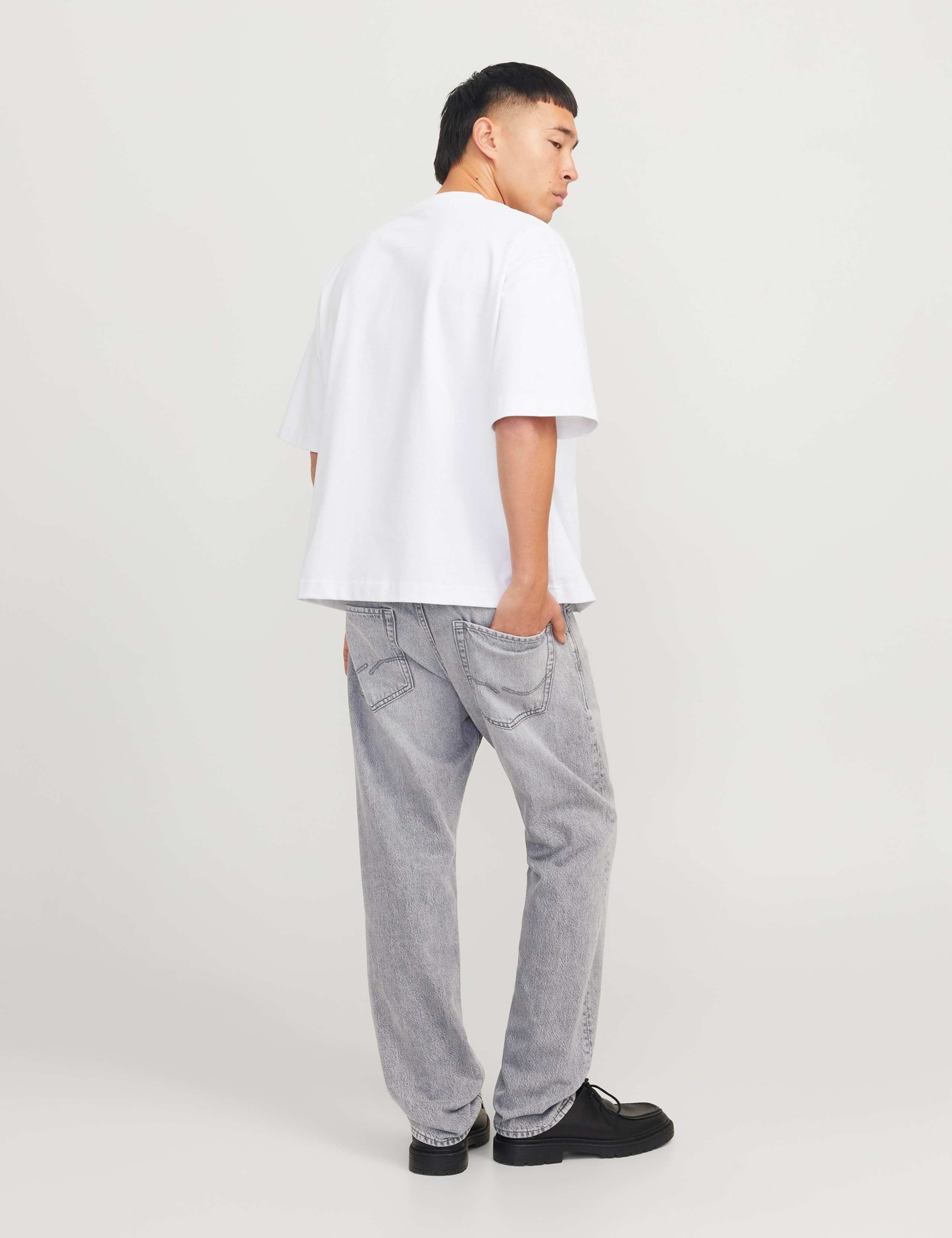 Relaxed Fit 5 Pocket Jeans 5 of 7